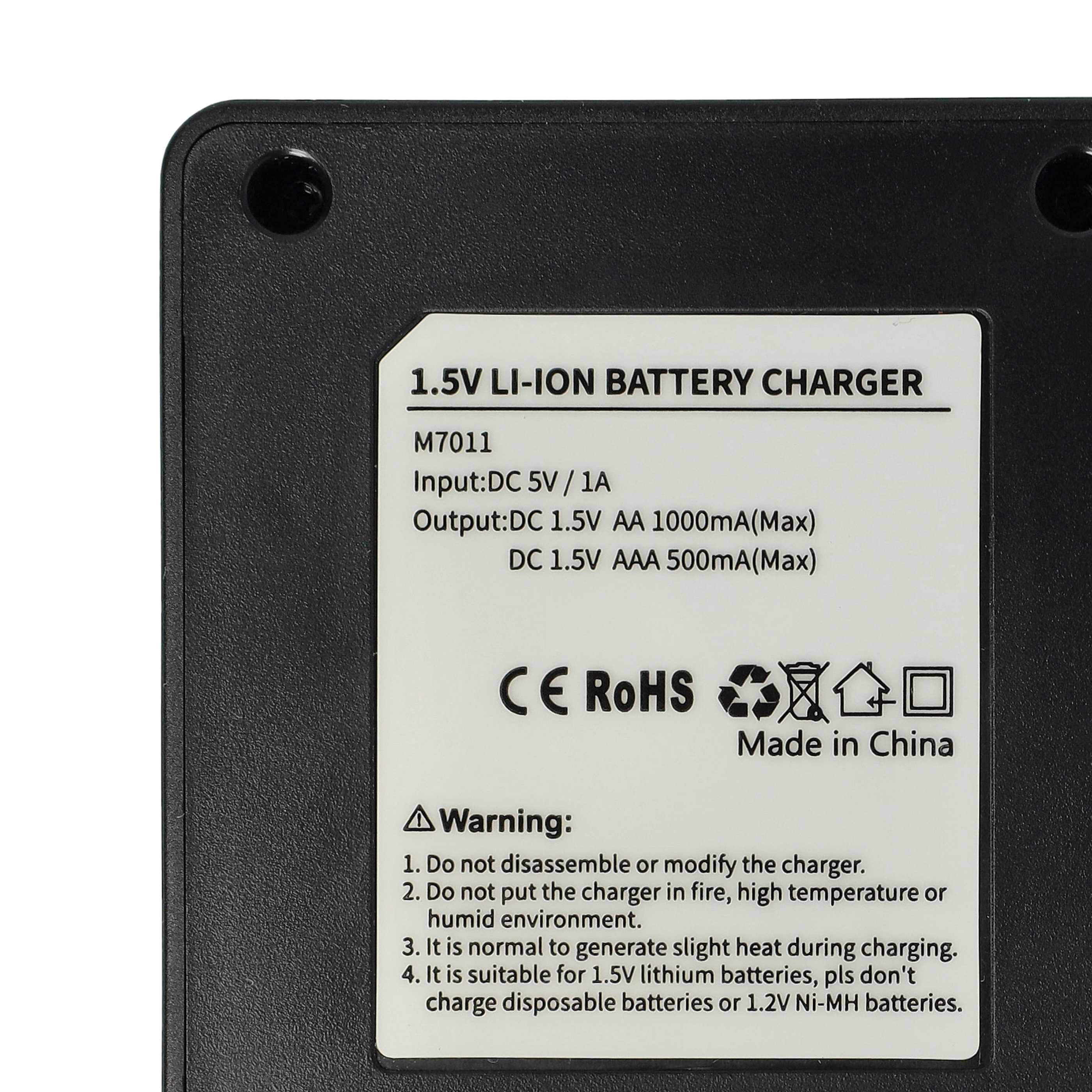 Schwarzes Ladegerät mit Etikett: 1.5V Li-Ion Akku-Ladegerät, M7011, Made in China.