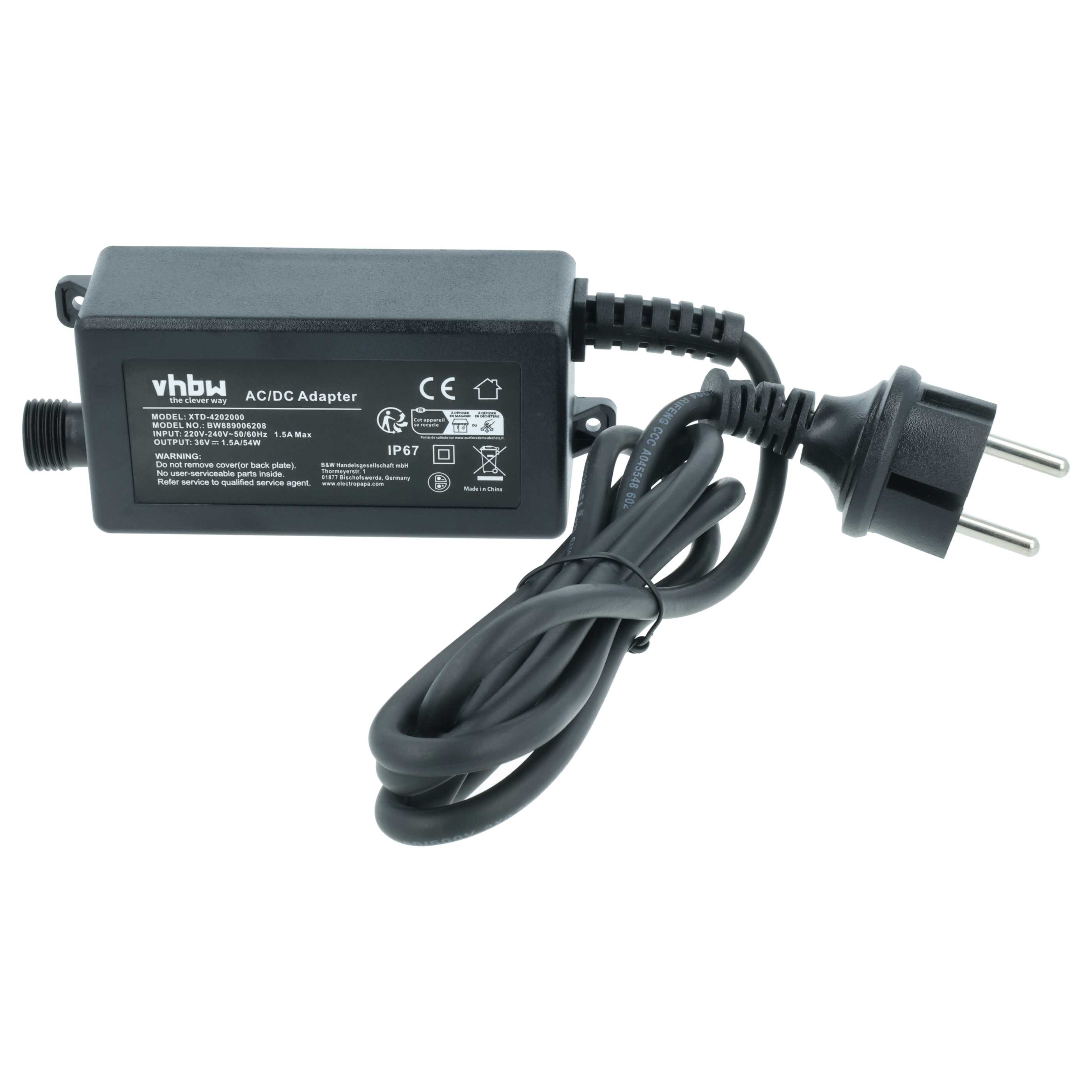Schwarzes Netzteil mit Kabel und Stecker, Modell XTD-4202000.