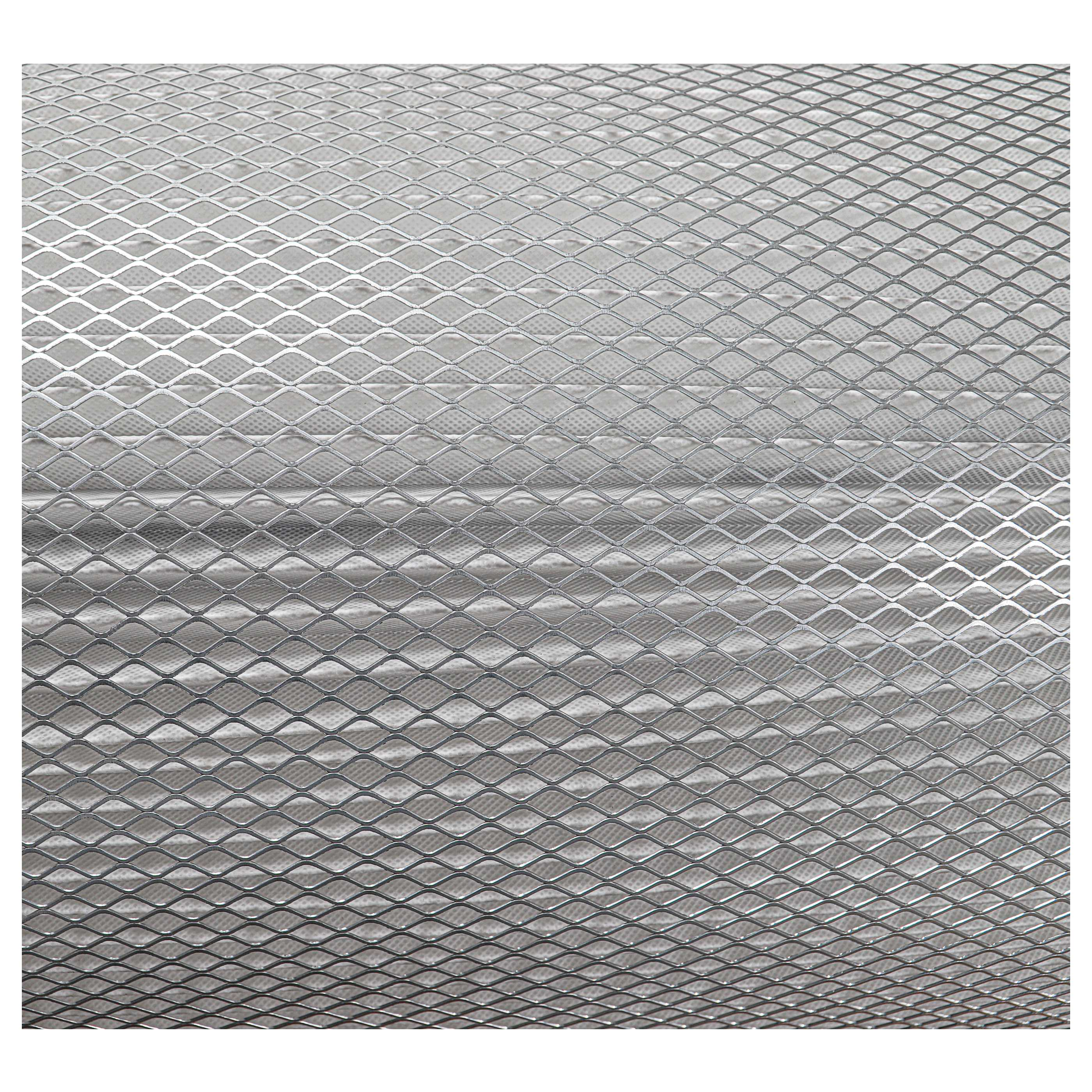 Silbernes Streckmetall mit Rautenmuster.