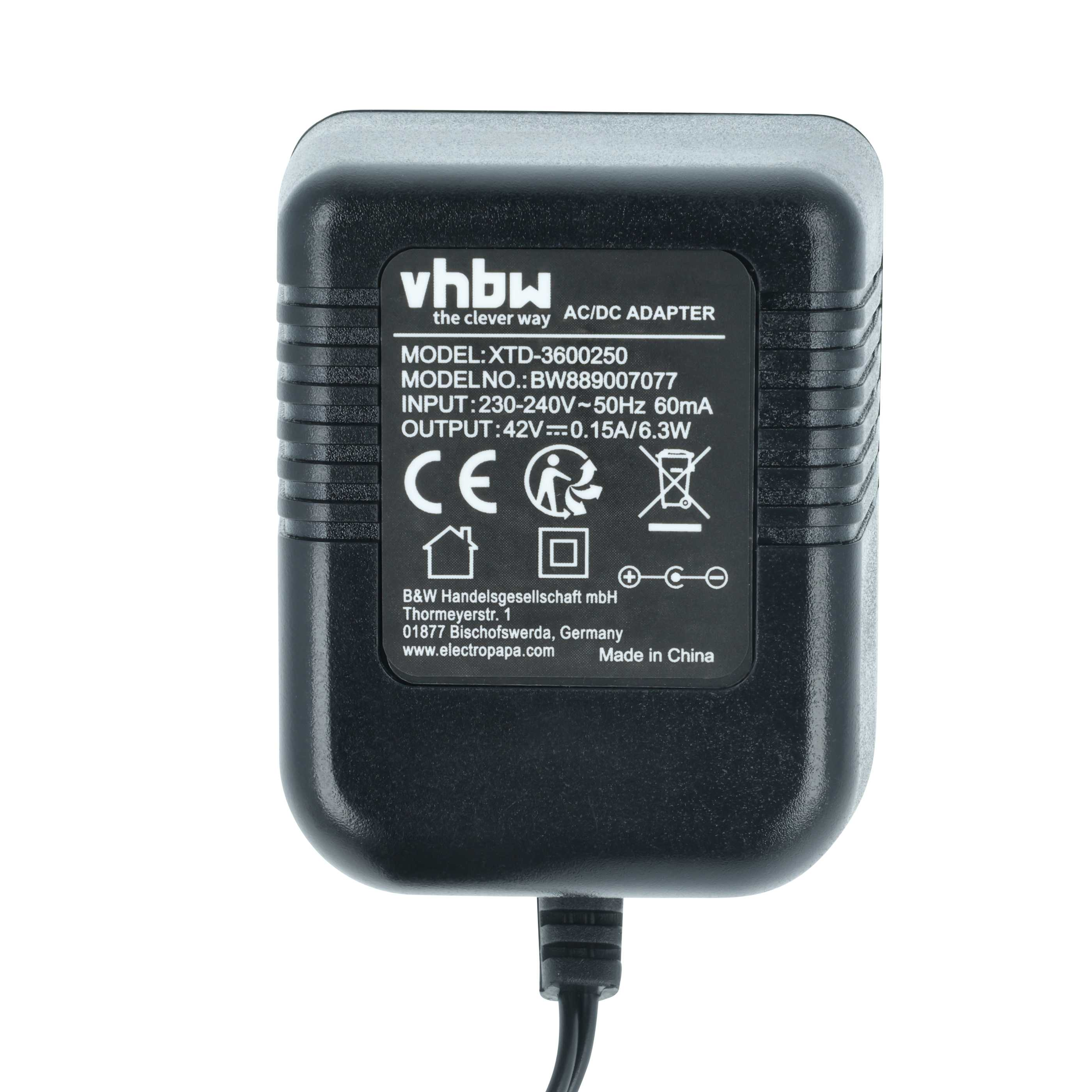 Schwarzer AC/DC-Adapter mit Beschriftung und EU-Stecker.