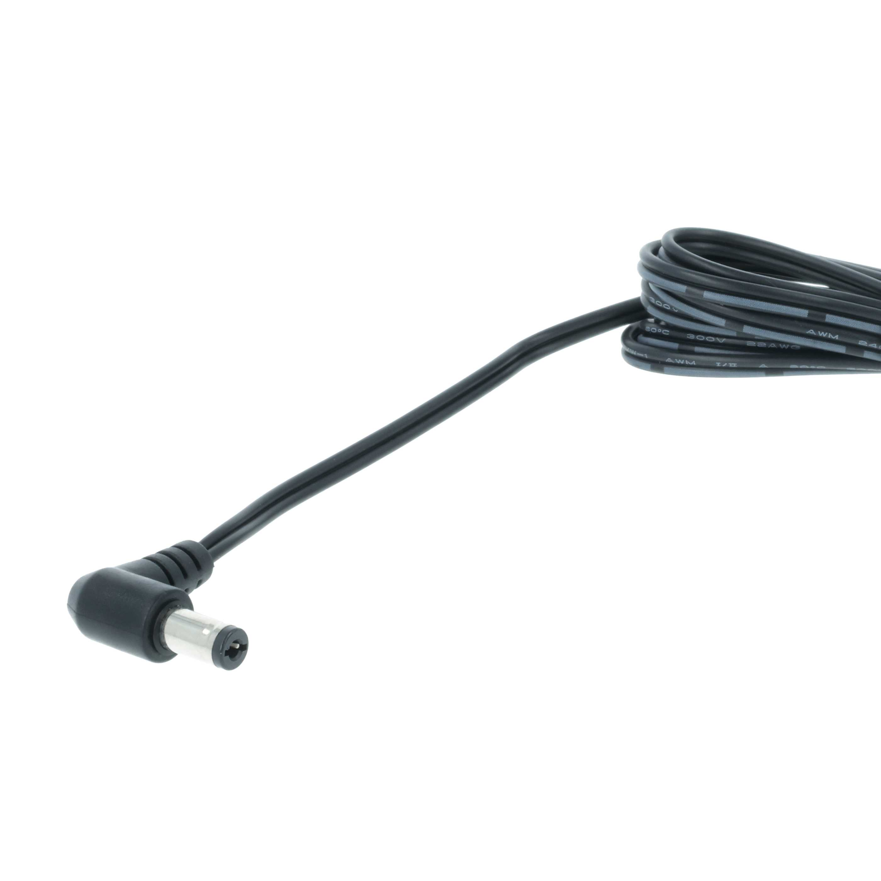 Ein schwarzes Stromkabel mit einem abgewinkelten Stecker und grauen Markierungen.