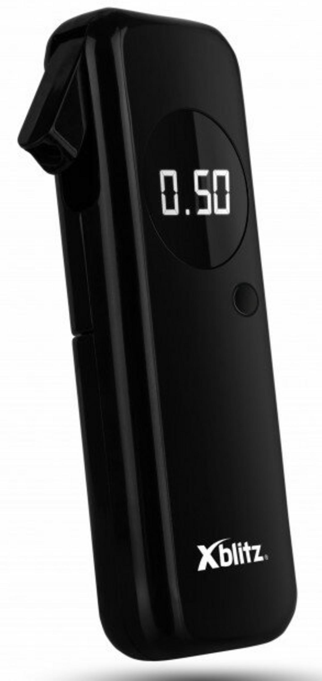 Czarny alkomat z cyfrowym wyświetlaczem '0.50' i logo.