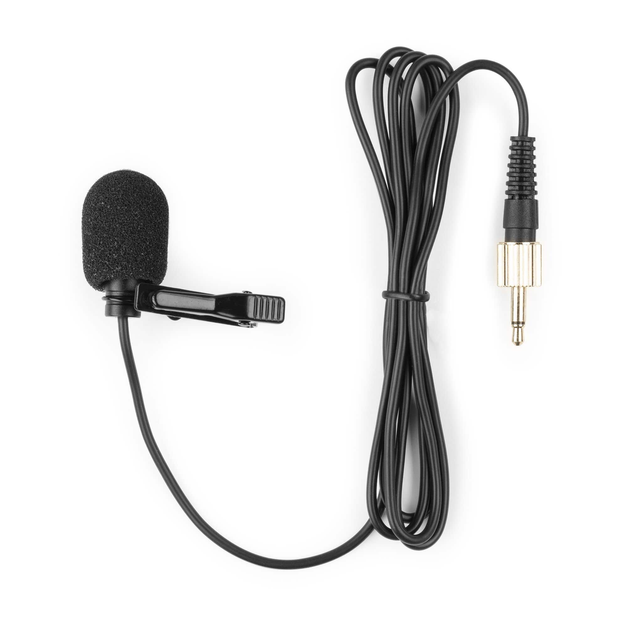 Een zwarte dasspeldmicrofoon met kabel en jackplug.
