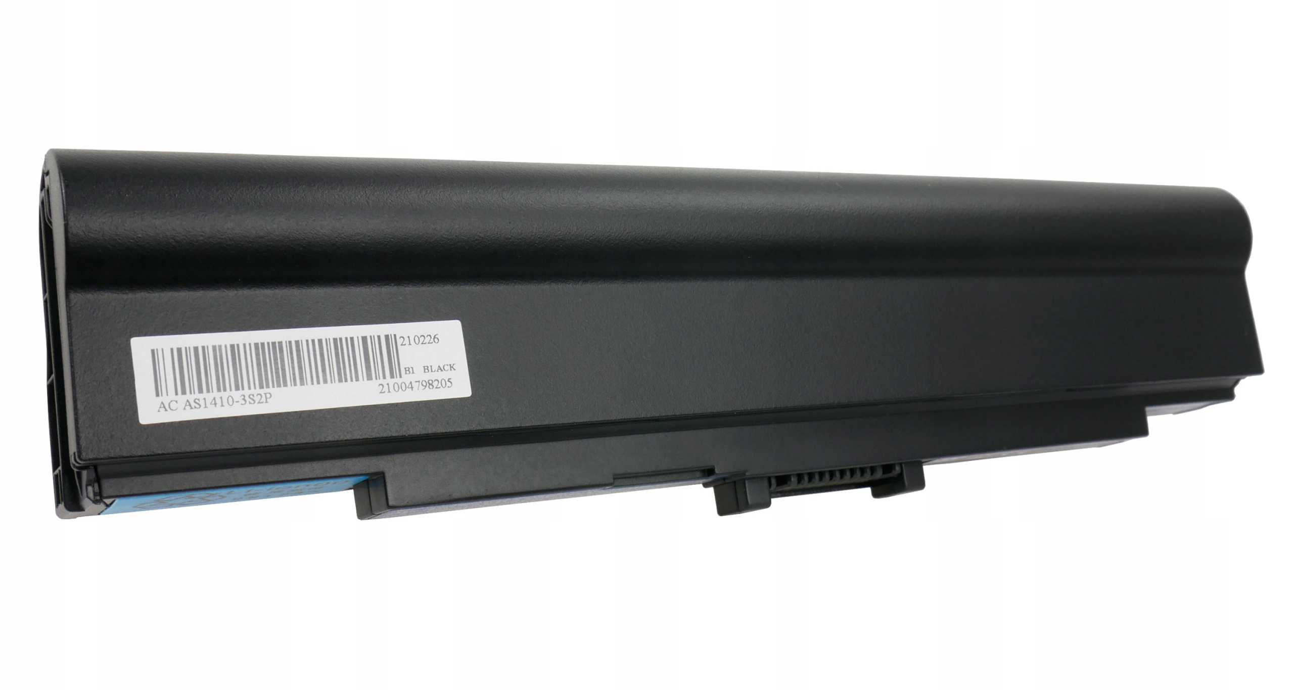 Czarna bateria do laptopa z etykietą kod kreskowy na białym tle.