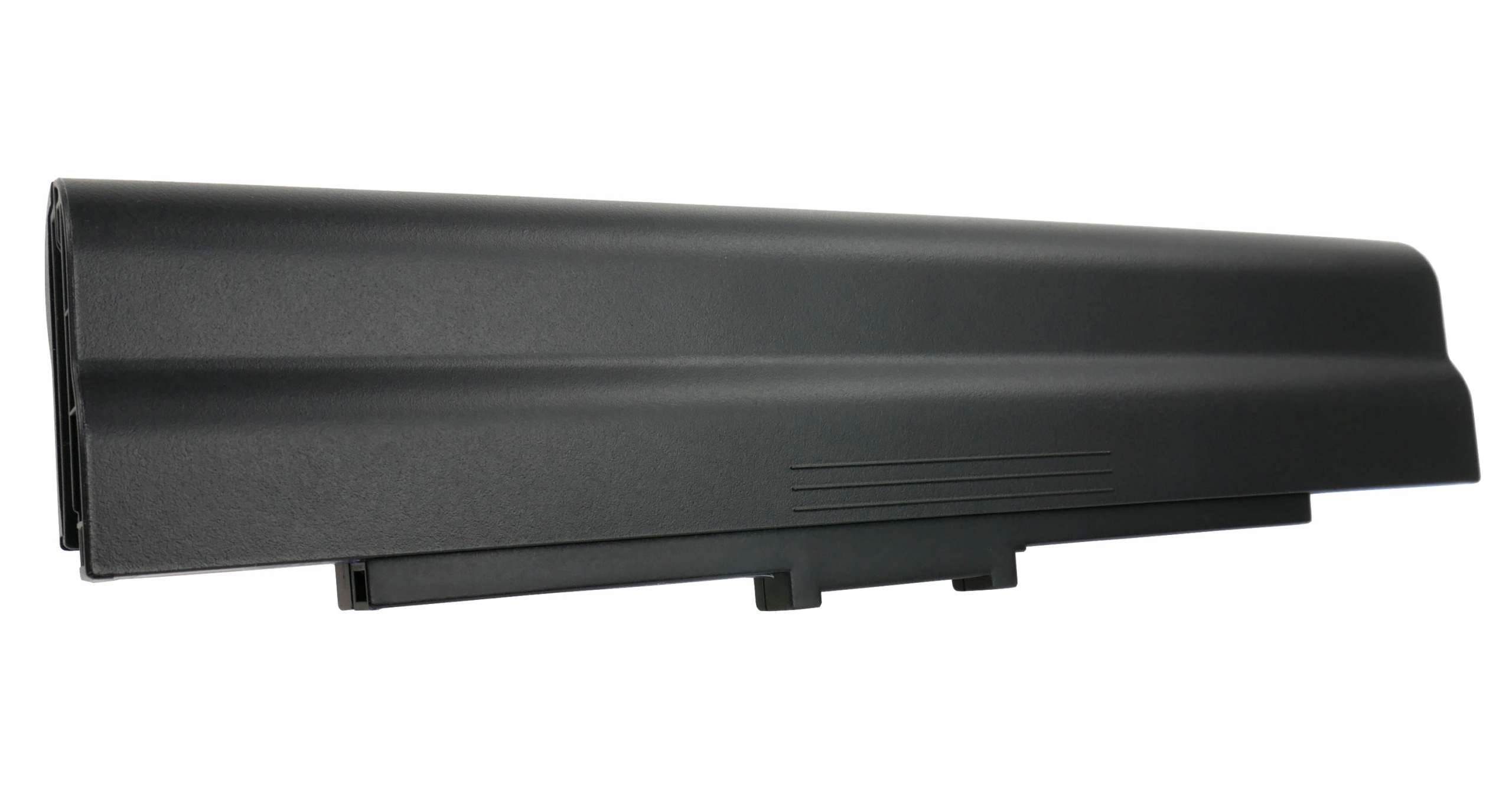 Czarna bateria do laptopa z otworami wentylacyjnymi na białym tle.