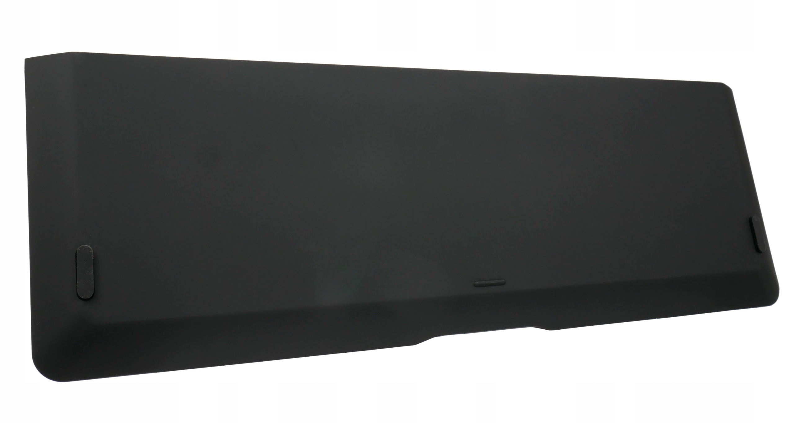 Czarny, prostokątny przedmiot z zaokrąglonymi rogami i szczelinami po bokach.