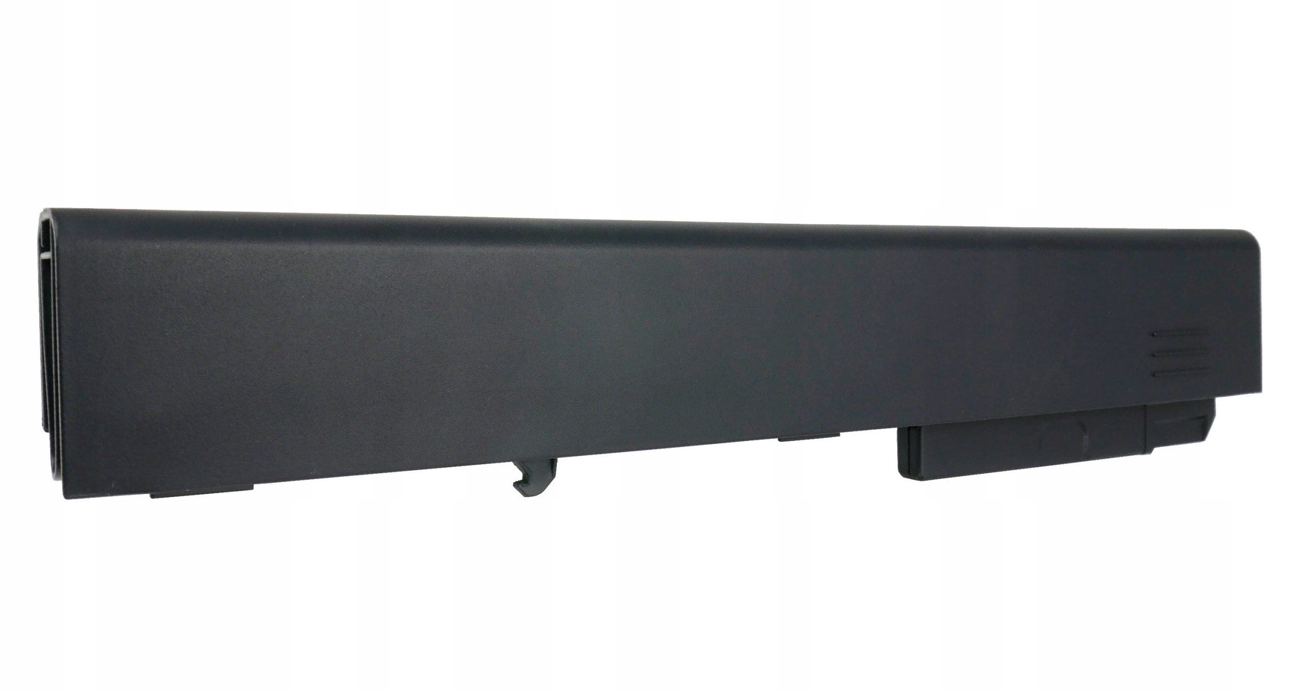 Czarny akumulator do laptopa z trzema otworami wentylacyjnymi po prawej stronie.