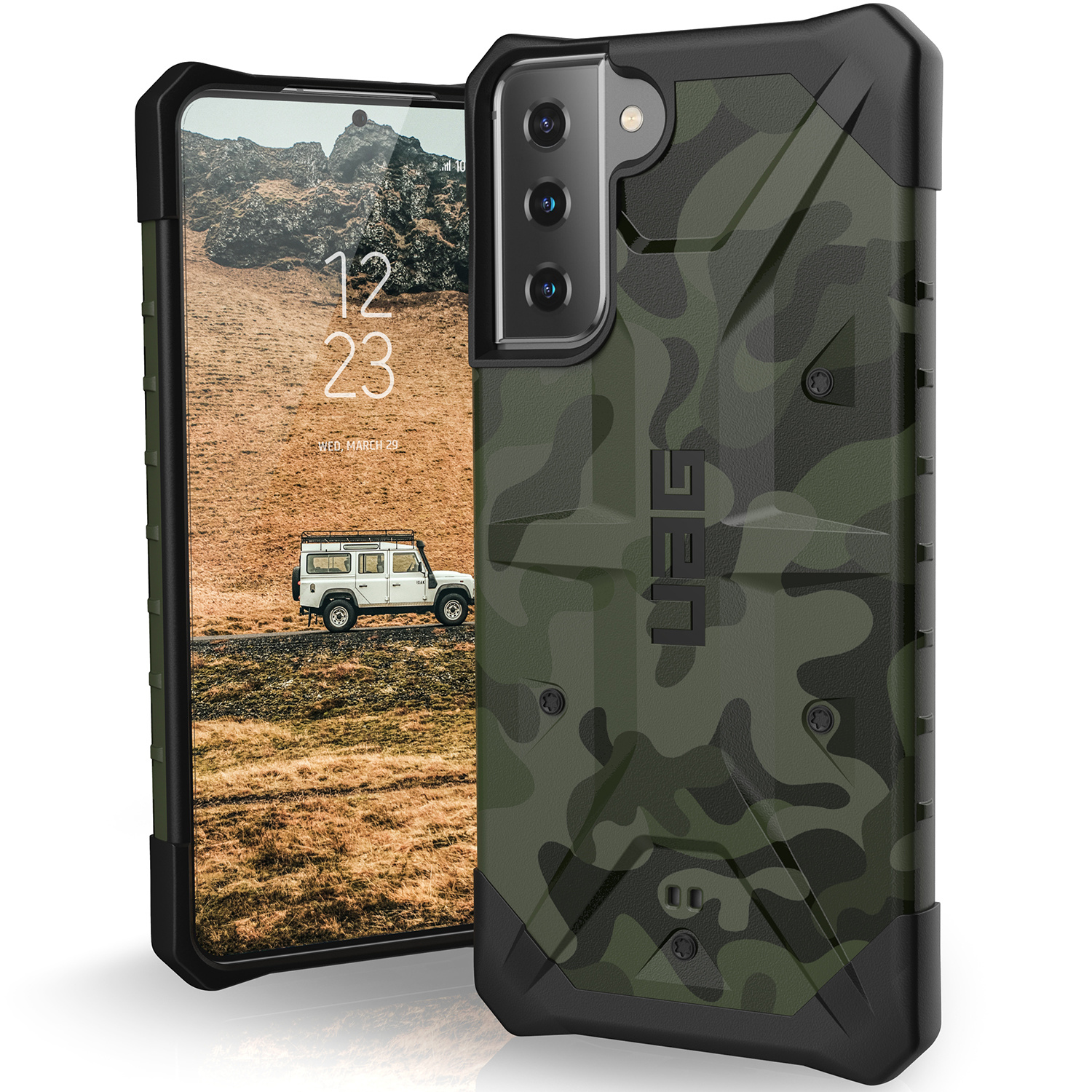 Een telefoon met camouflagedeksel en achtergrond met landschap.