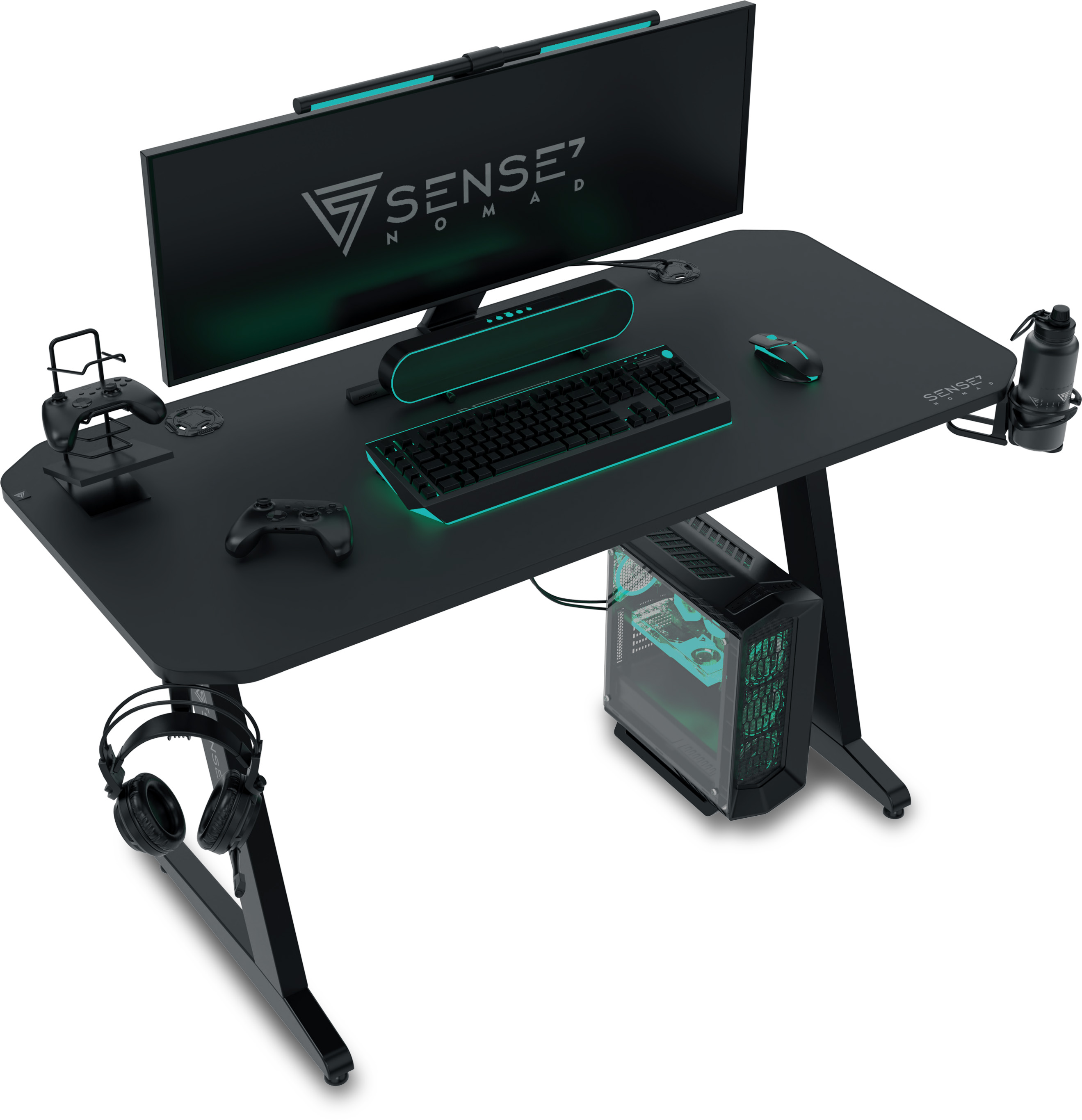 Een zwart gamingbureau met monitor, toetsenbord, muis, pc en koptelefoon.