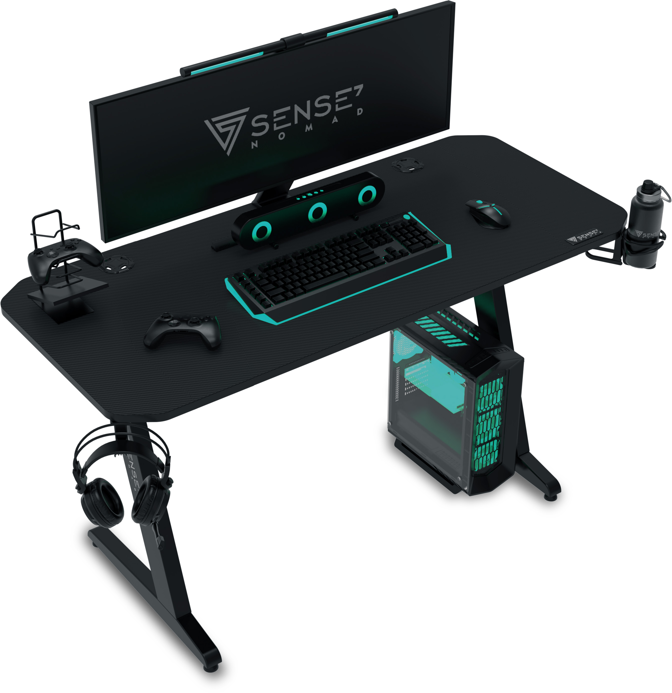 Een zwarte gaming bureau met monitor, toetsenbord, muis, pc en koptelefoon.
