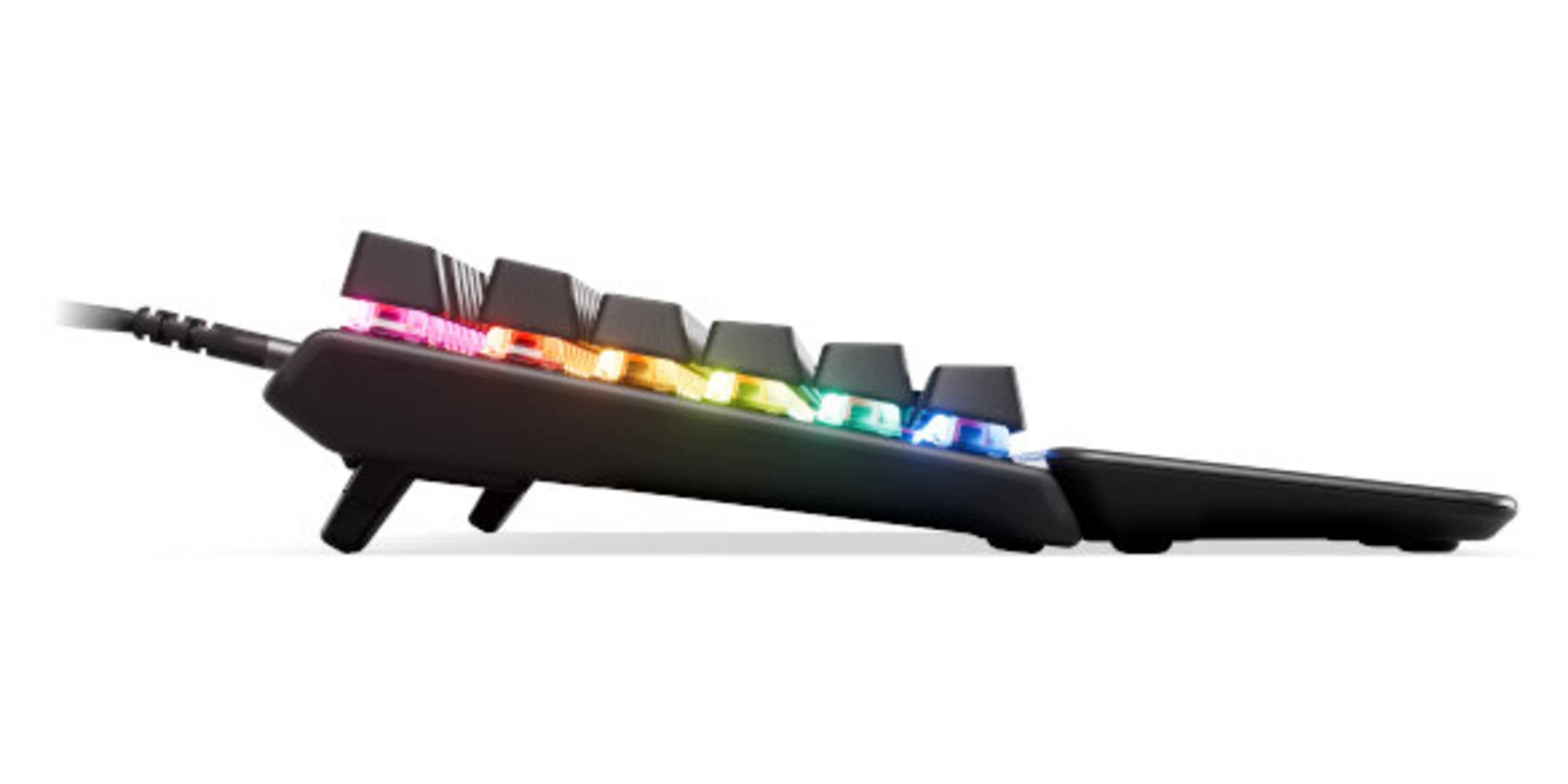 Schwarze Tastatur mit Regenbogen-RGB-Beleuchtung, von der Seite gesehen.