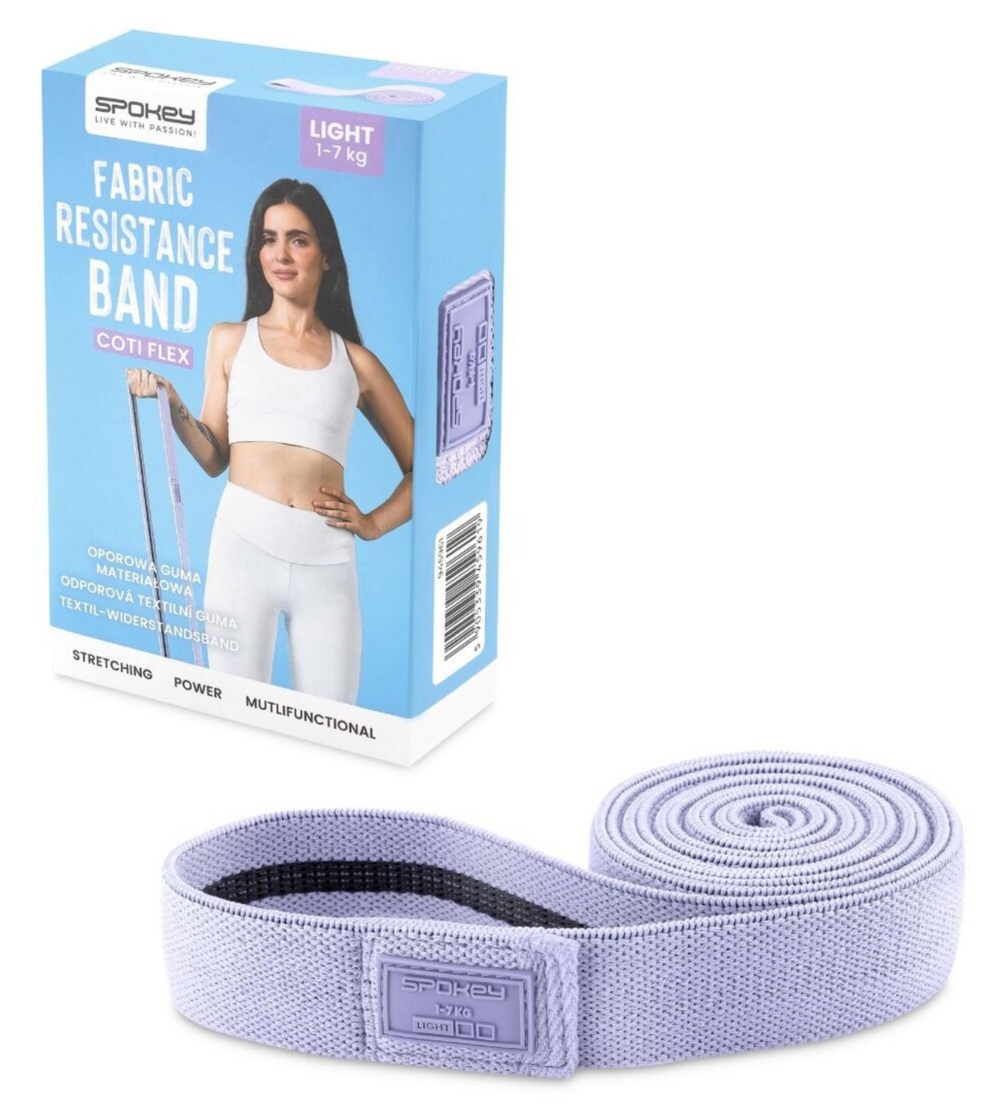 Una banda elástica de tela morada clara, enrollada, junto a su embalaje.
