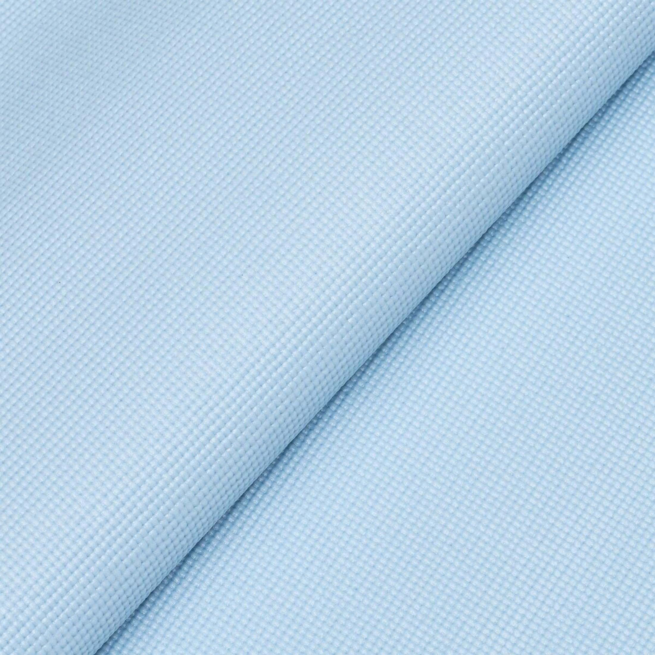 Tela azul claro con una pequeña textura de gofres.