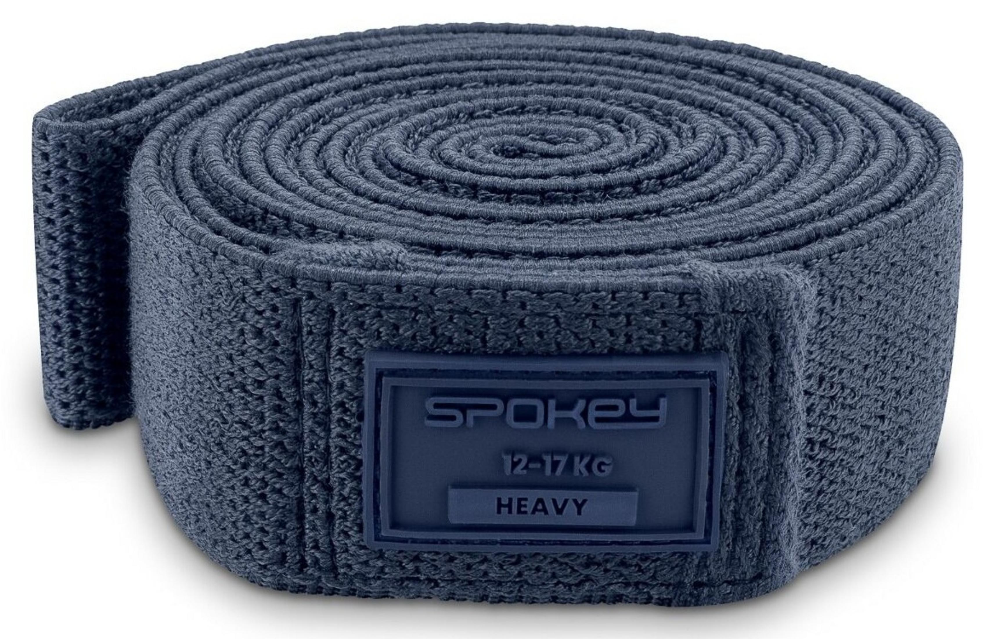 Una banda elástica azul oscuro enrollada, con logo Spokey y especificación 12-17 KG HEAVY.