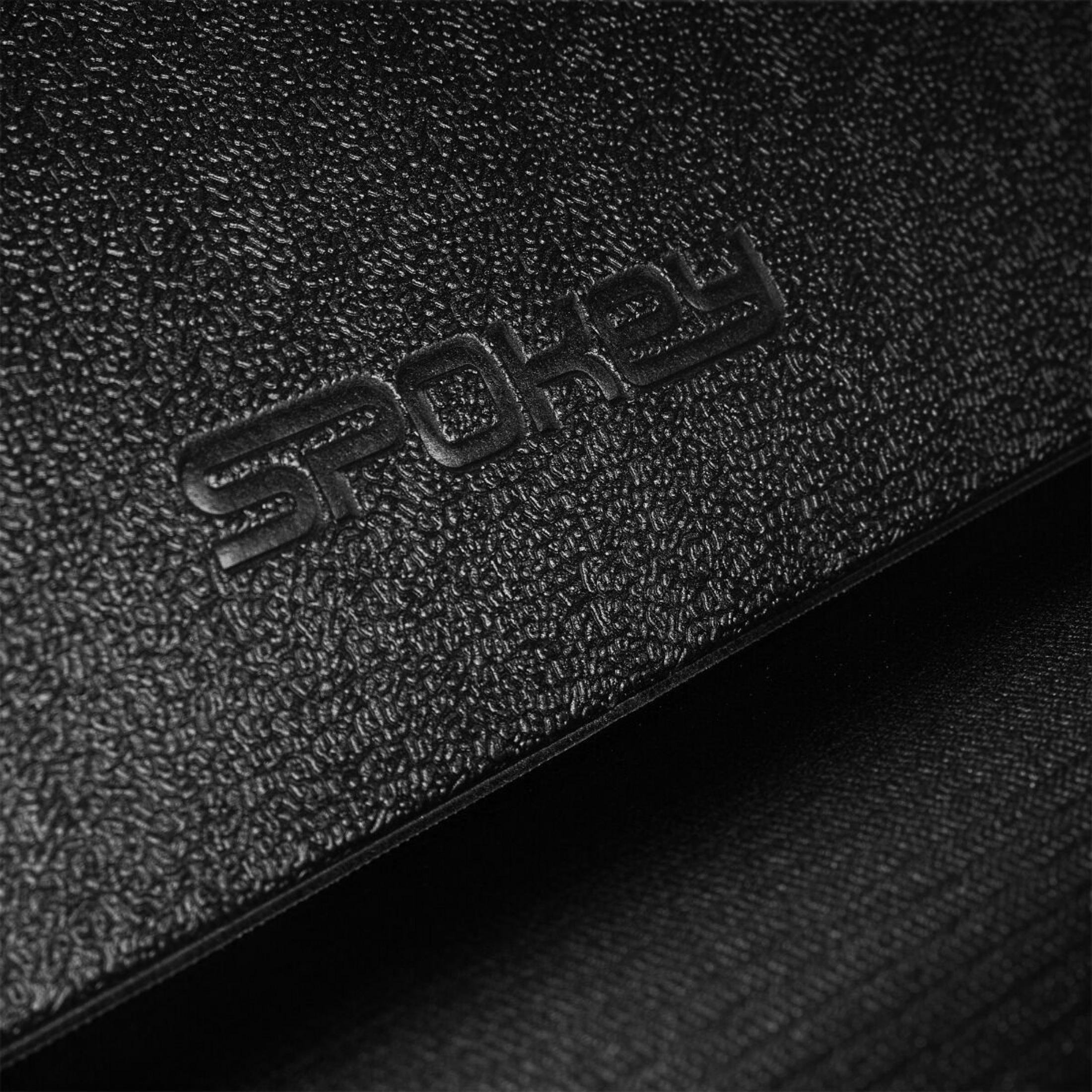 Materiale nero con scritta "SPOKEY" in rilievo e superficie testurizzata.