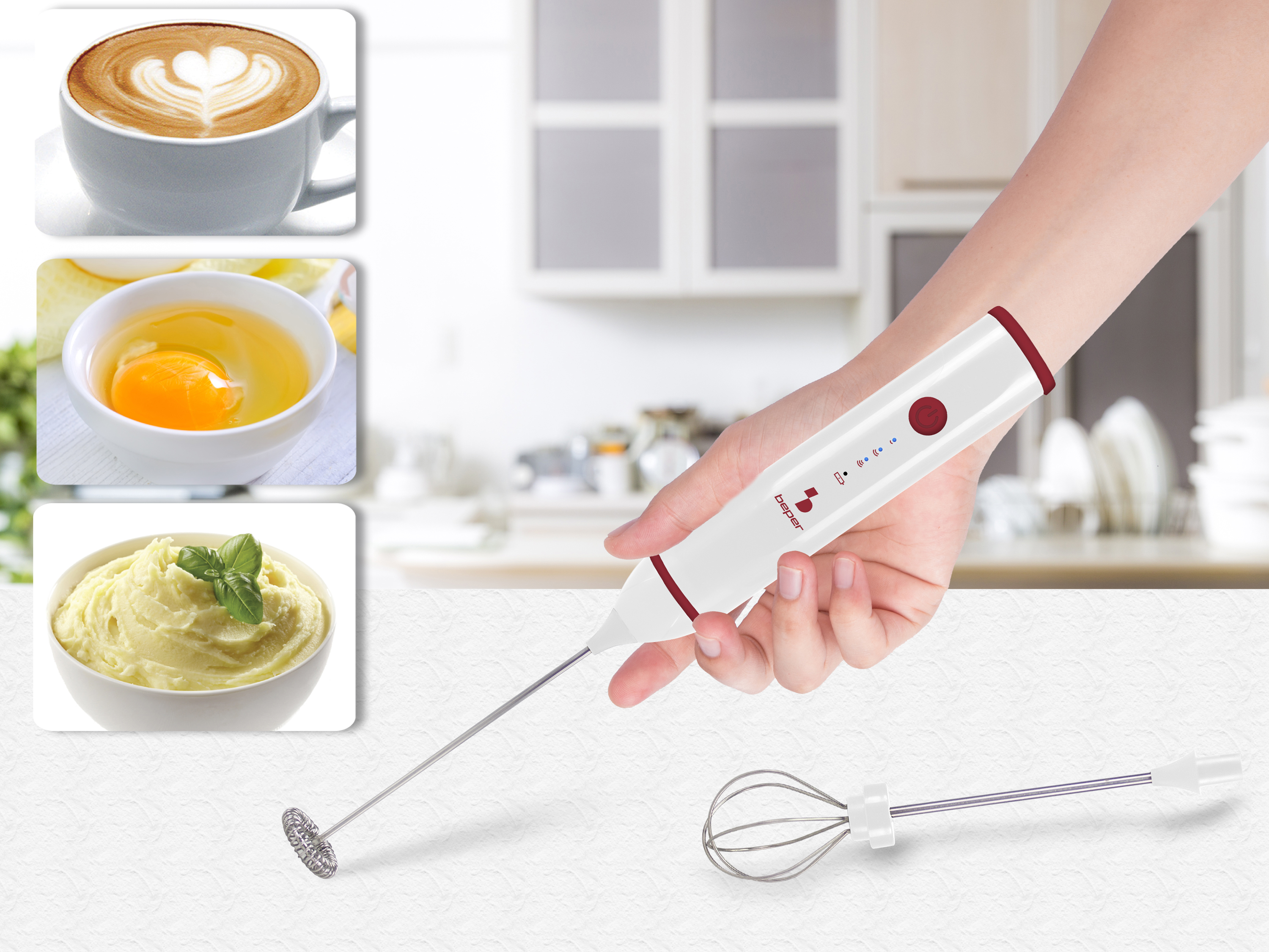 Una mano tiene uno schiumalatte bianco con punta rossa. Accanto, caffè, uovo e purè di patate.