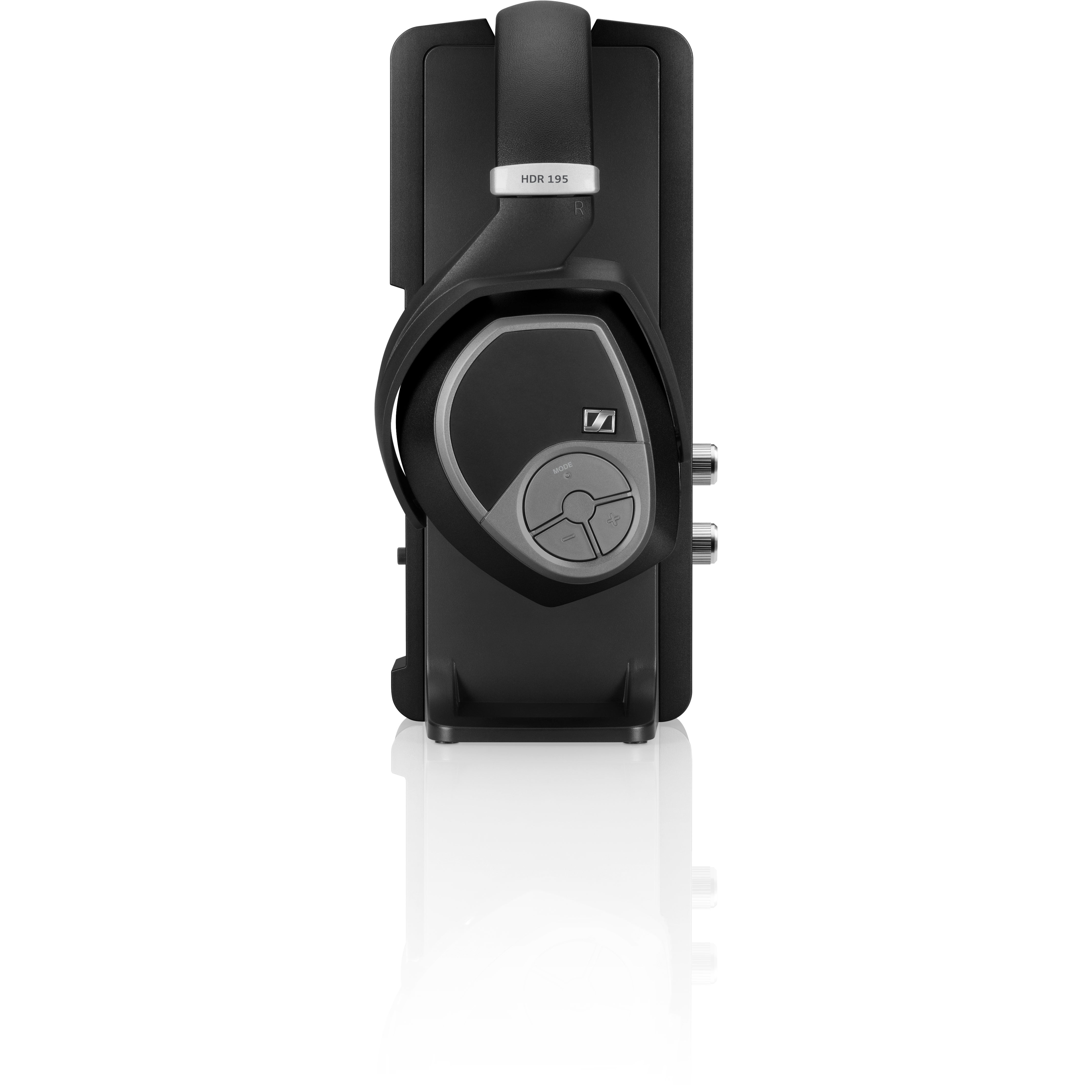 Auriculares negros en un soporte con controles.