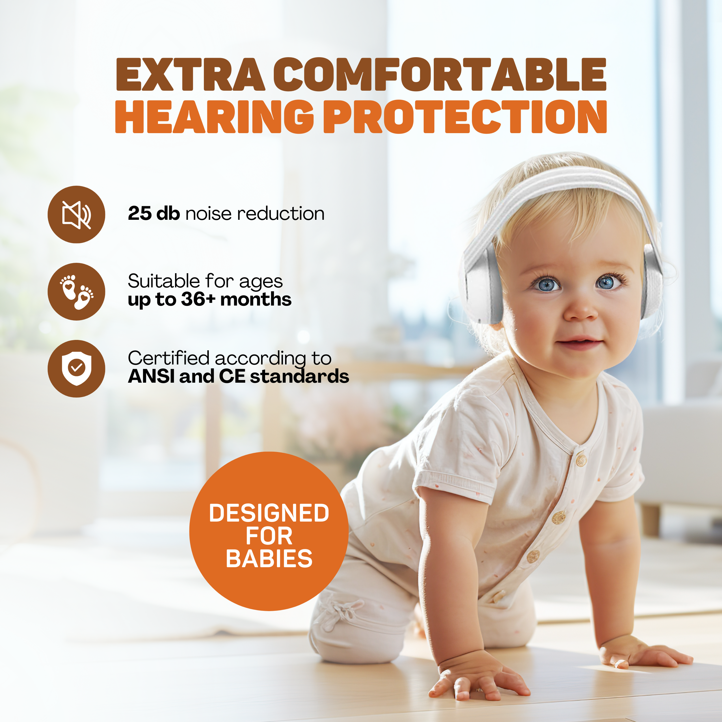 Ein Baby mit Kopfhörern kriecht auf dem Boden, beworben mit "Extra komfortabler Gehörschutz".