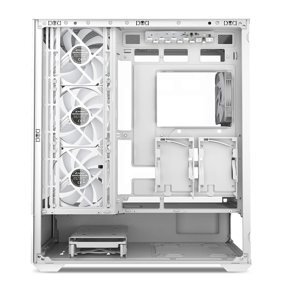 Boîtier d'ordinateur blanc avec trois ventilateurs à gauche et baies de lecteur à droite.