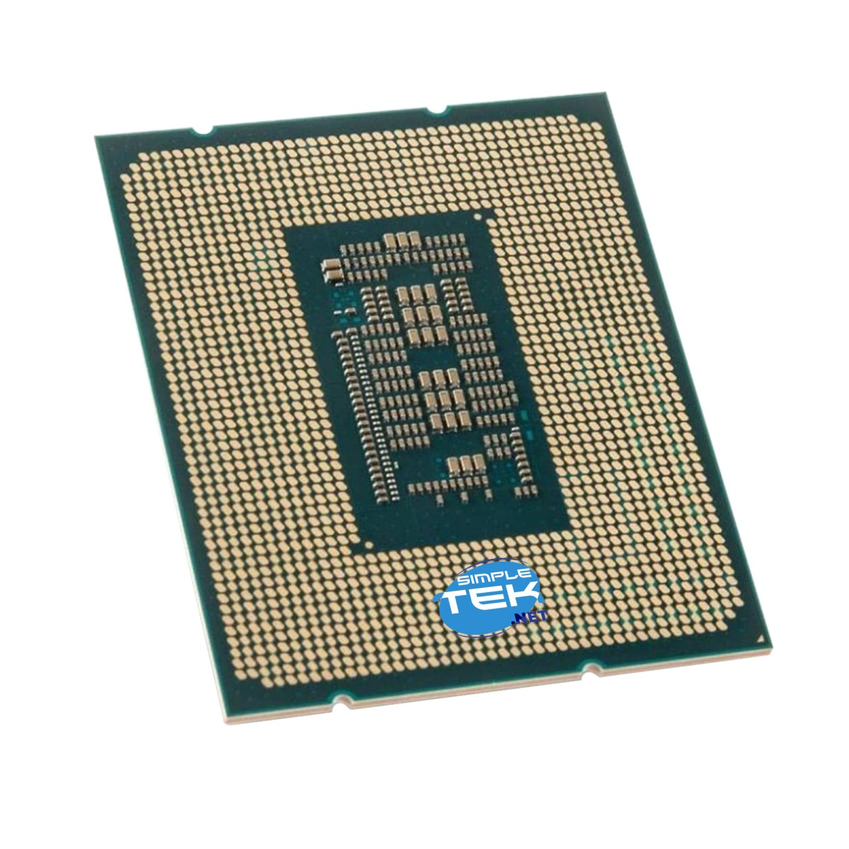 Procesor Intel pokazujący spód z wieloma złotymi pinami i czarnym obszarem chipu.