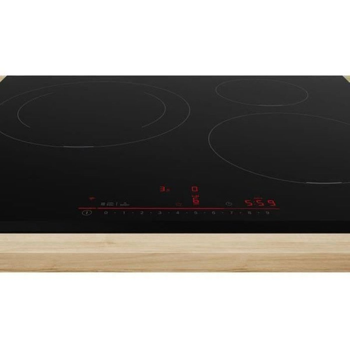 Czarna płyta indukcyjna z czterema strefami gotowania i czerwonym wyświetlaczem cyfrowym.