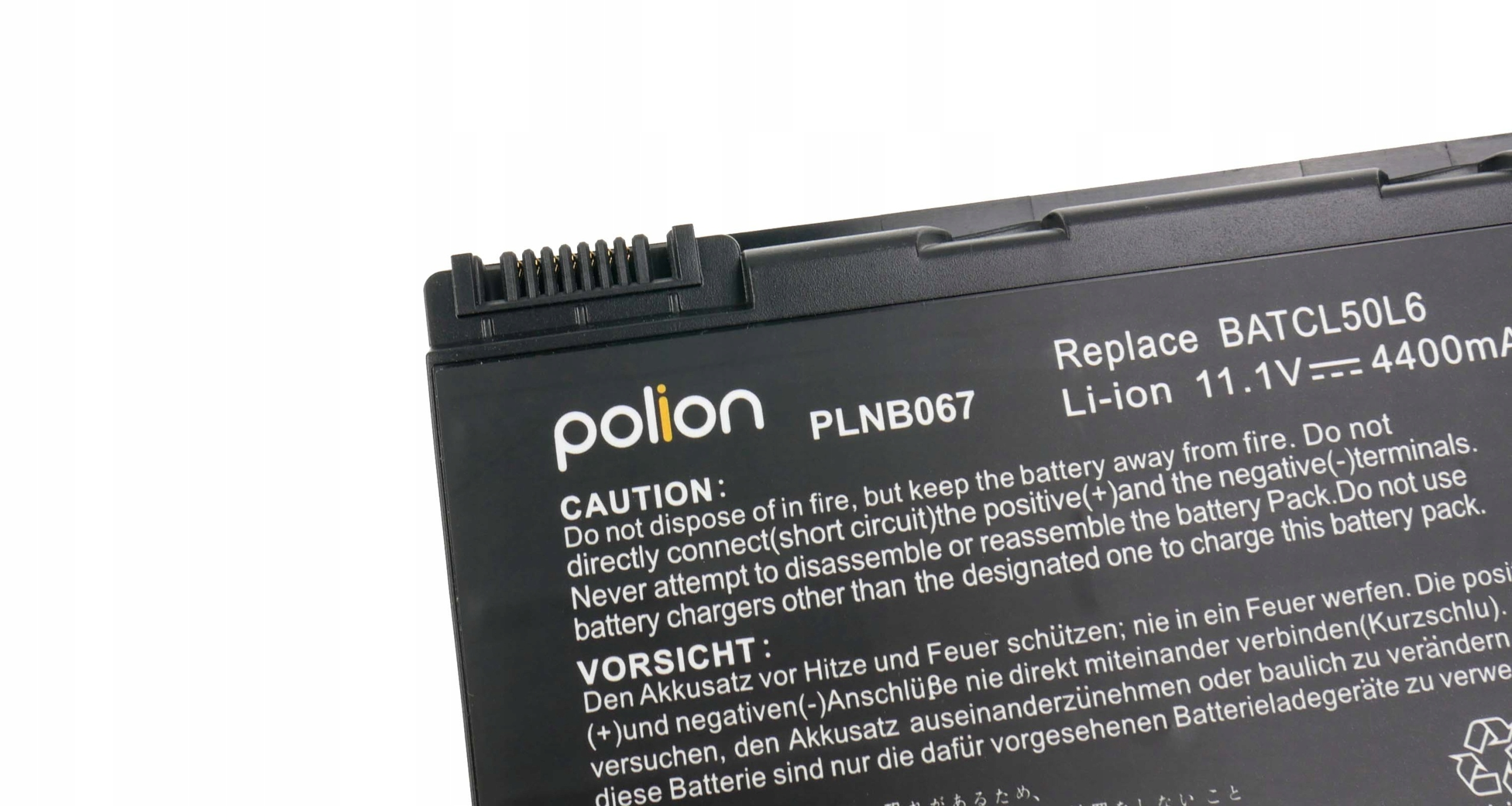 Czarna bateria z napisami, w tym 'polion PLNB067' i 'Li-ion 11.1V 4400mA'.