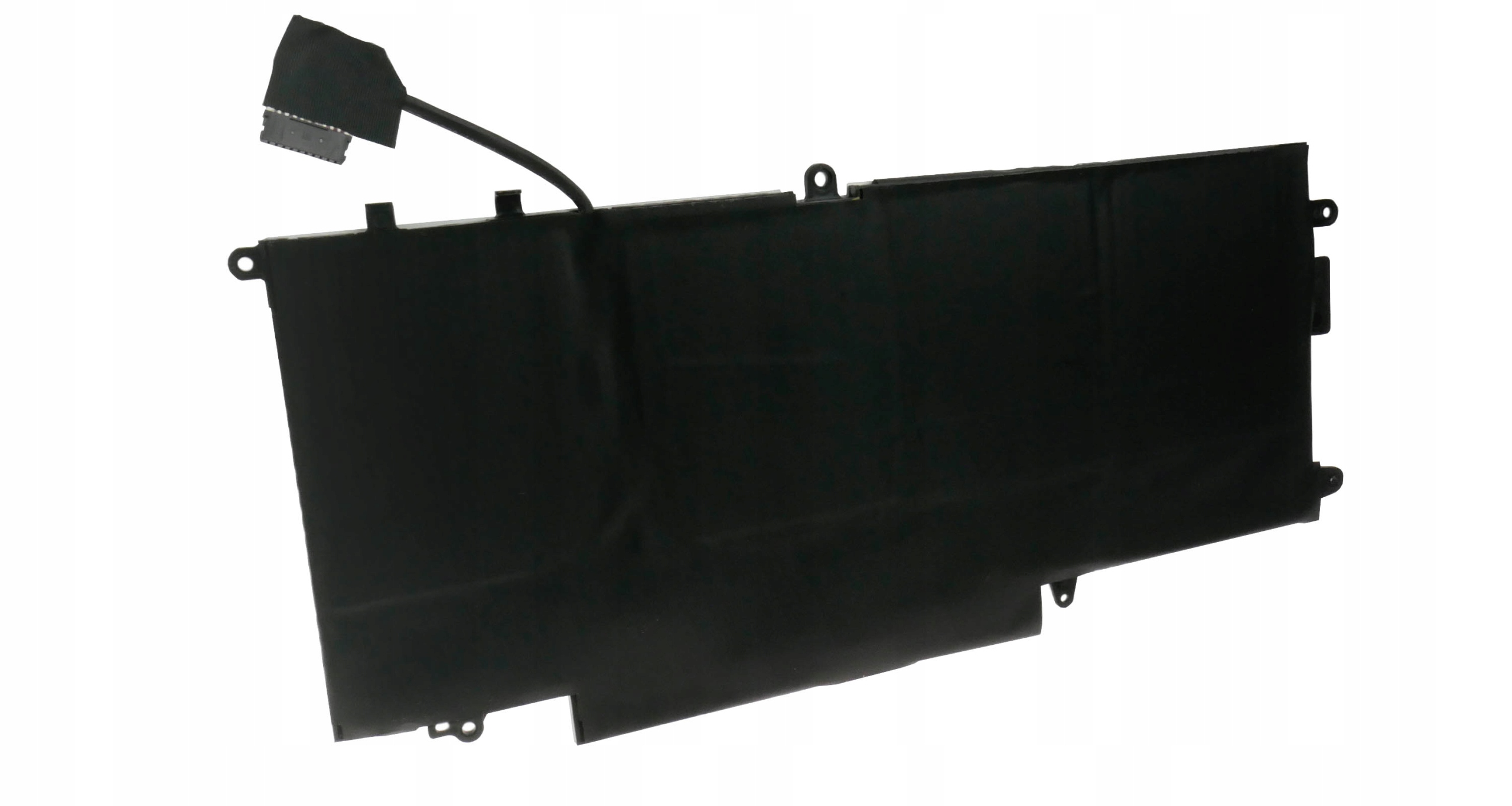 Czarna bateria do laptopa z kablem i złączem na białym tle.