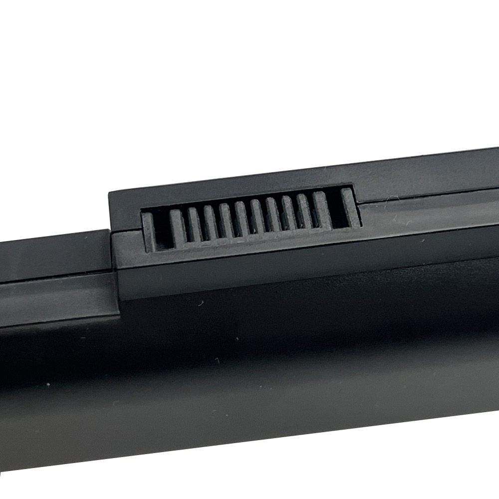 Czarna bateria do laptopa z otworami wentylacyjnymi.