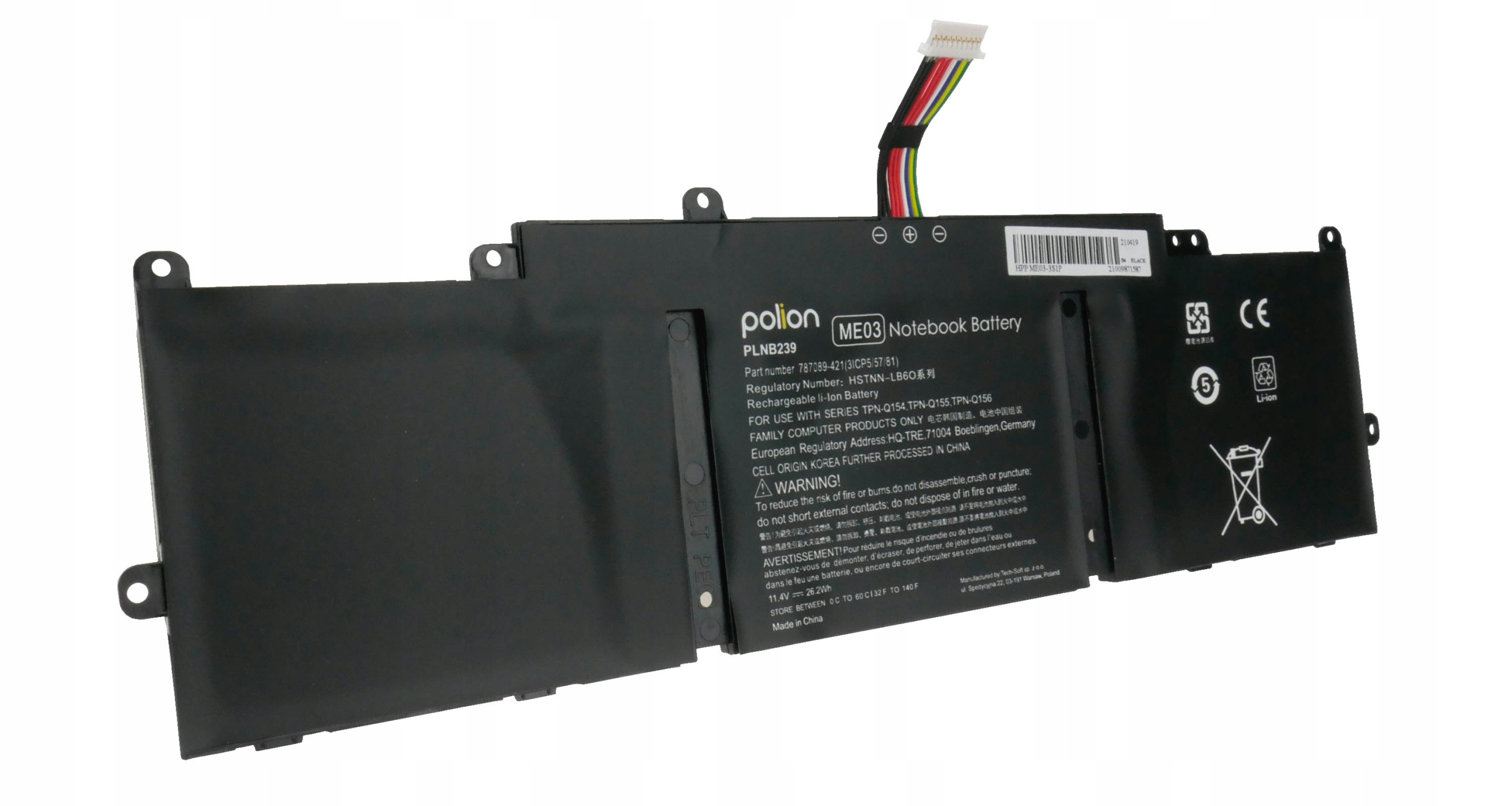 Czarna bateria do laptopa z kablami i etykietami ostrzegawczymi na białym tle.