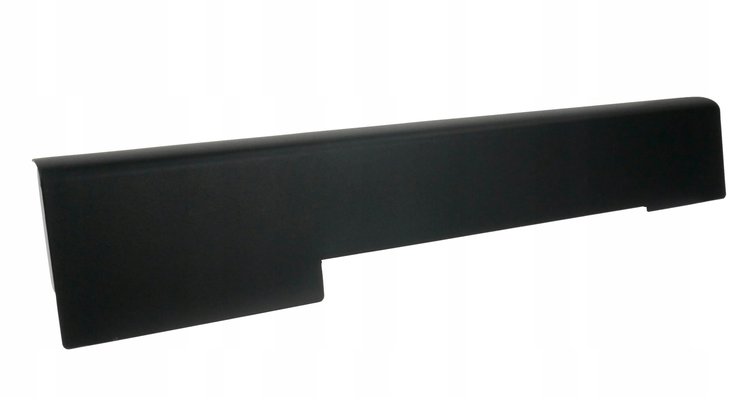 Czarny, prostokątny element z tworzywa sztucznego z wycięciem po prawej stronie.