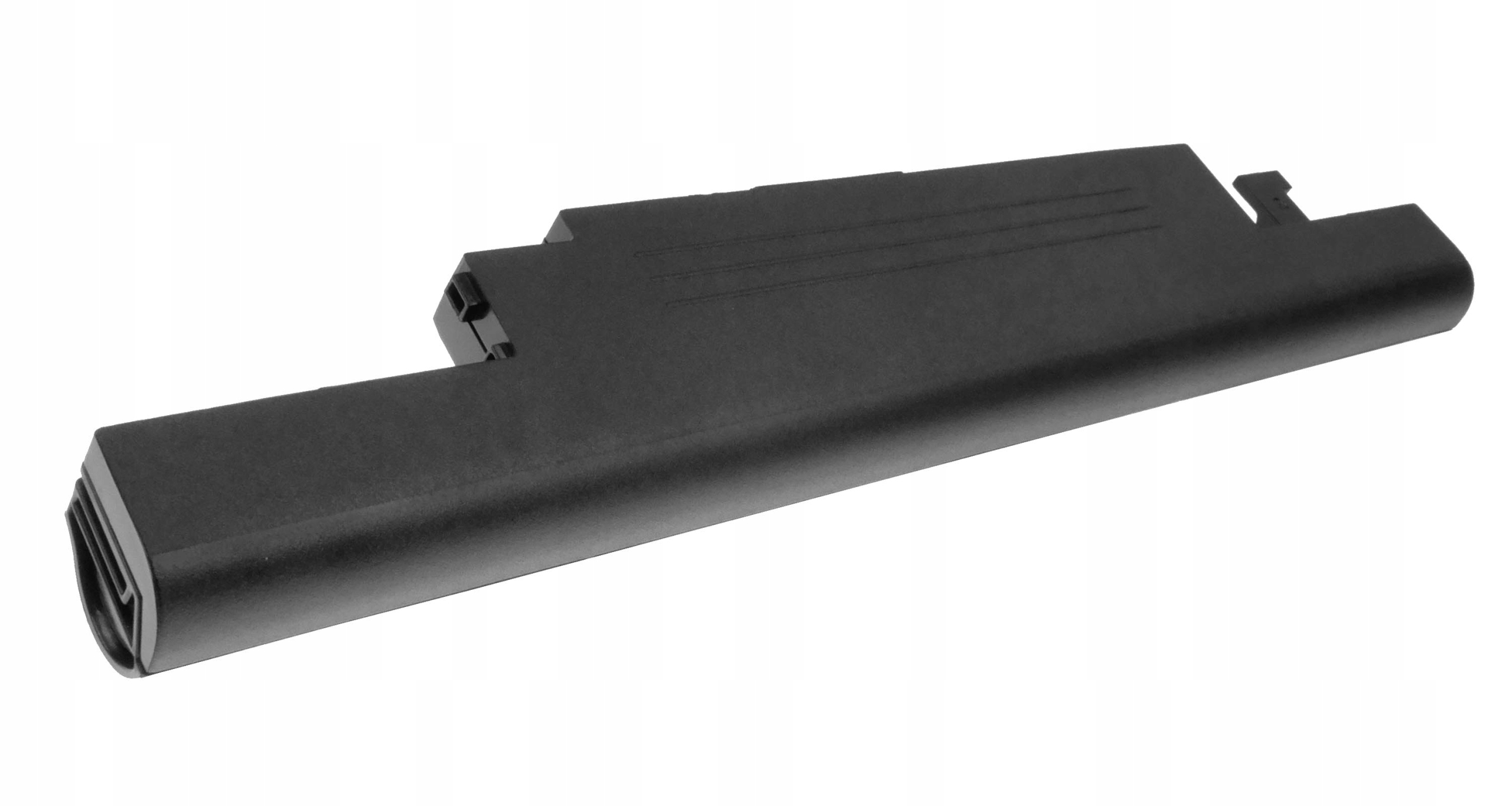 Czarna bateria do laptopa z trzema rowkami, na białym tle.