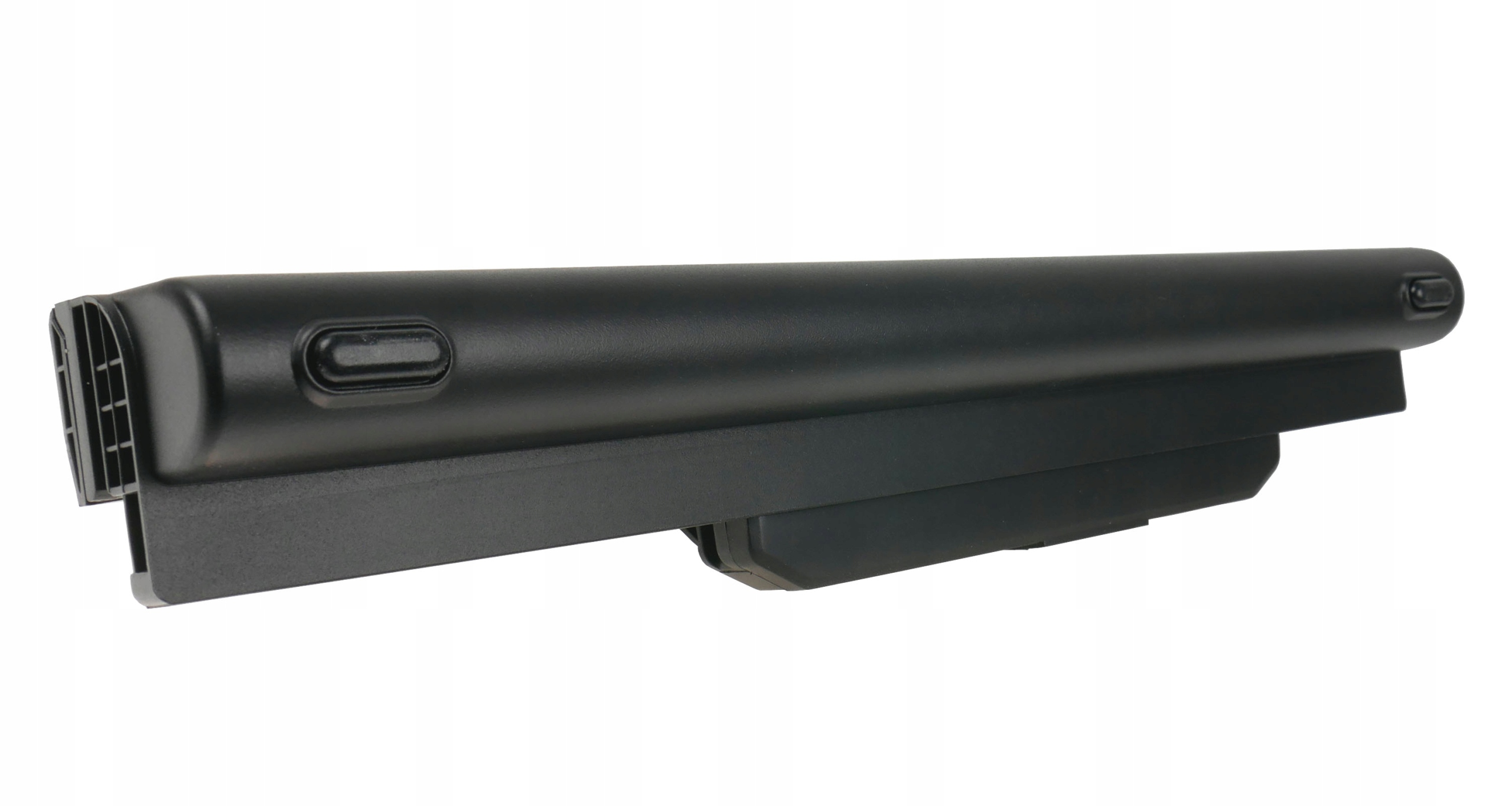 Czarna bateria do laptopa z otworami wentylacyjnymi i okrągłym przyciskiem.