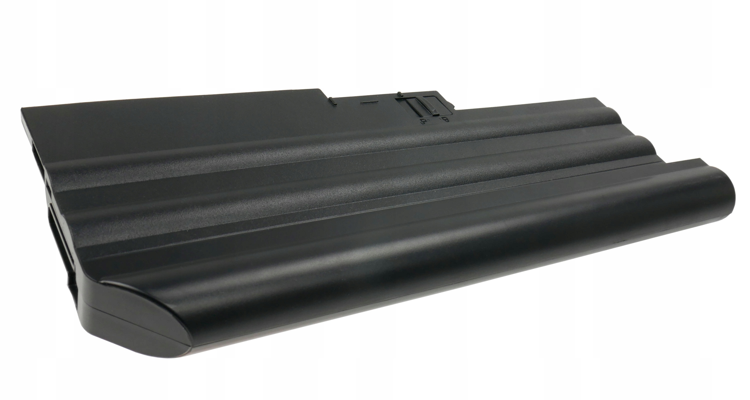 Czarna bateria do laptopa z karbowaną powierzchnią i złączami.