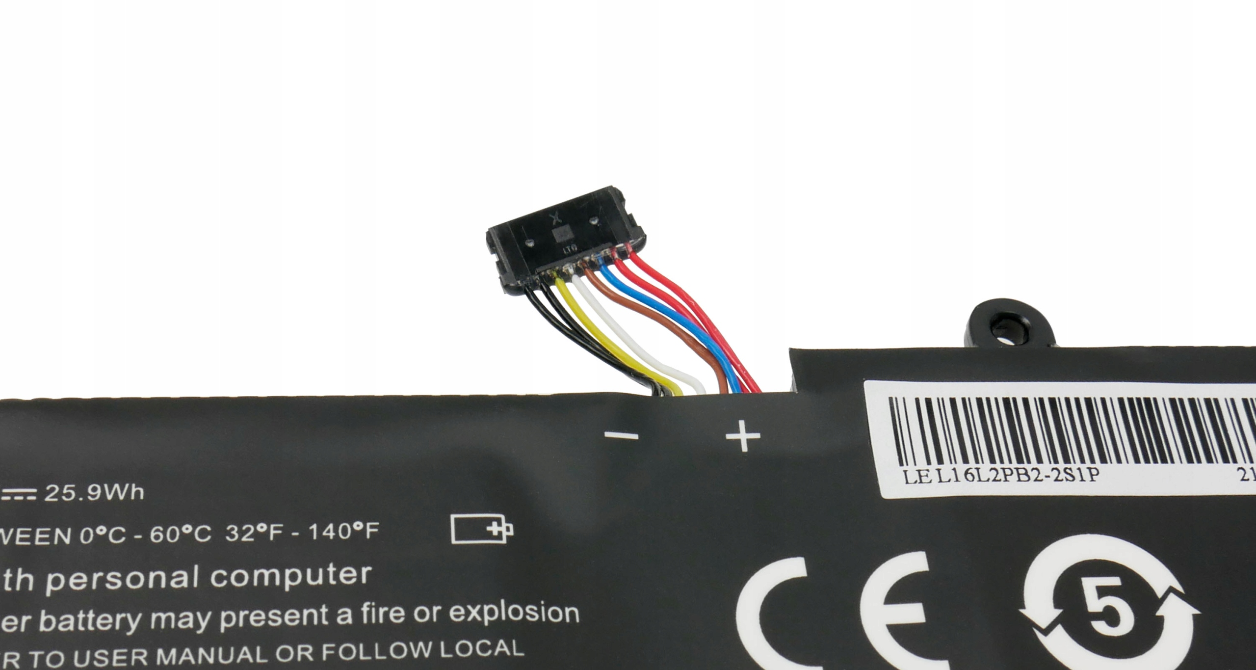 Czarny kabel baterii laptopa z kolorowymi przewodami i złączem.