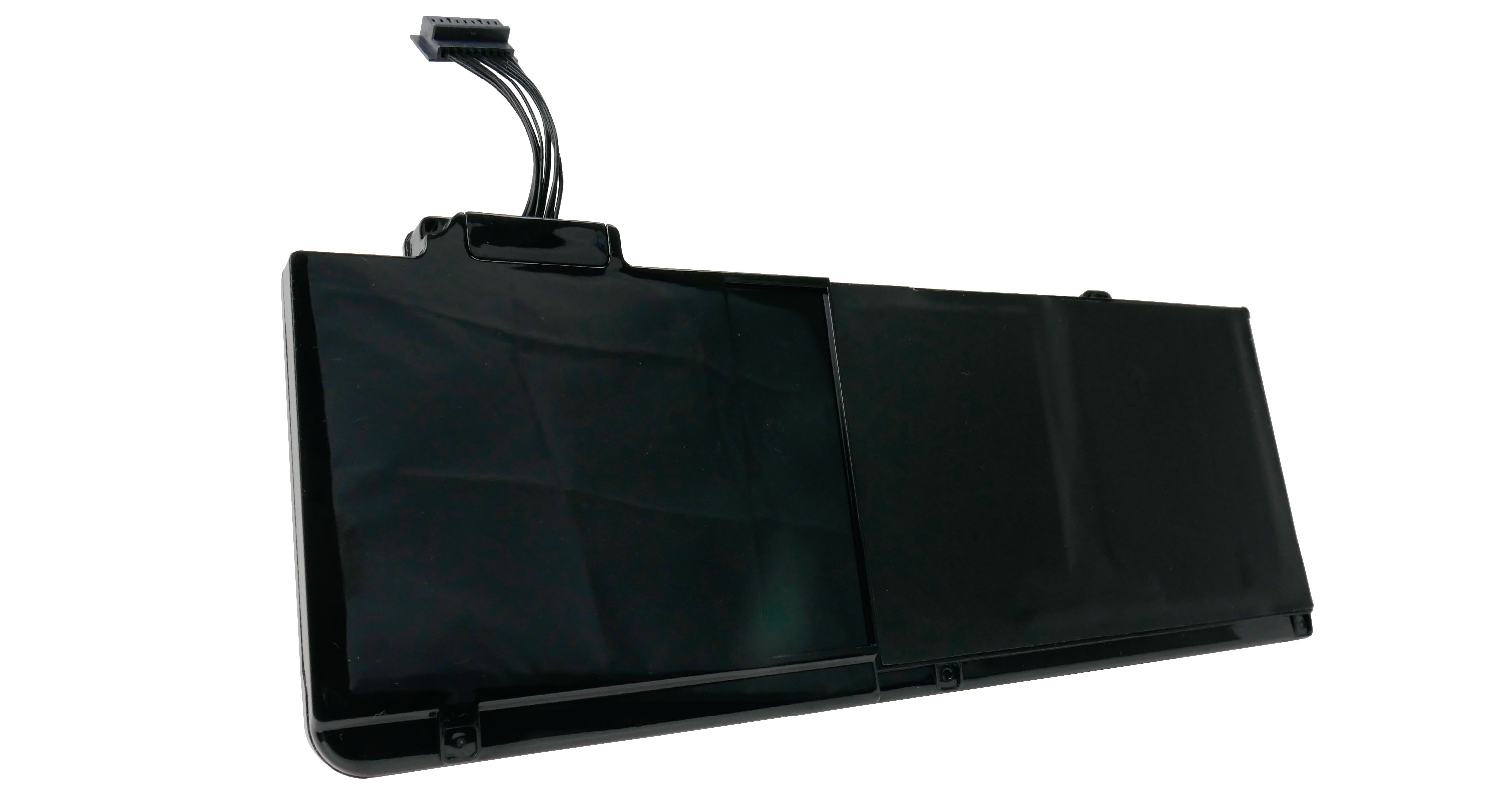 Czarna bateria do laptopa z kablem i złączem, na białym tle.