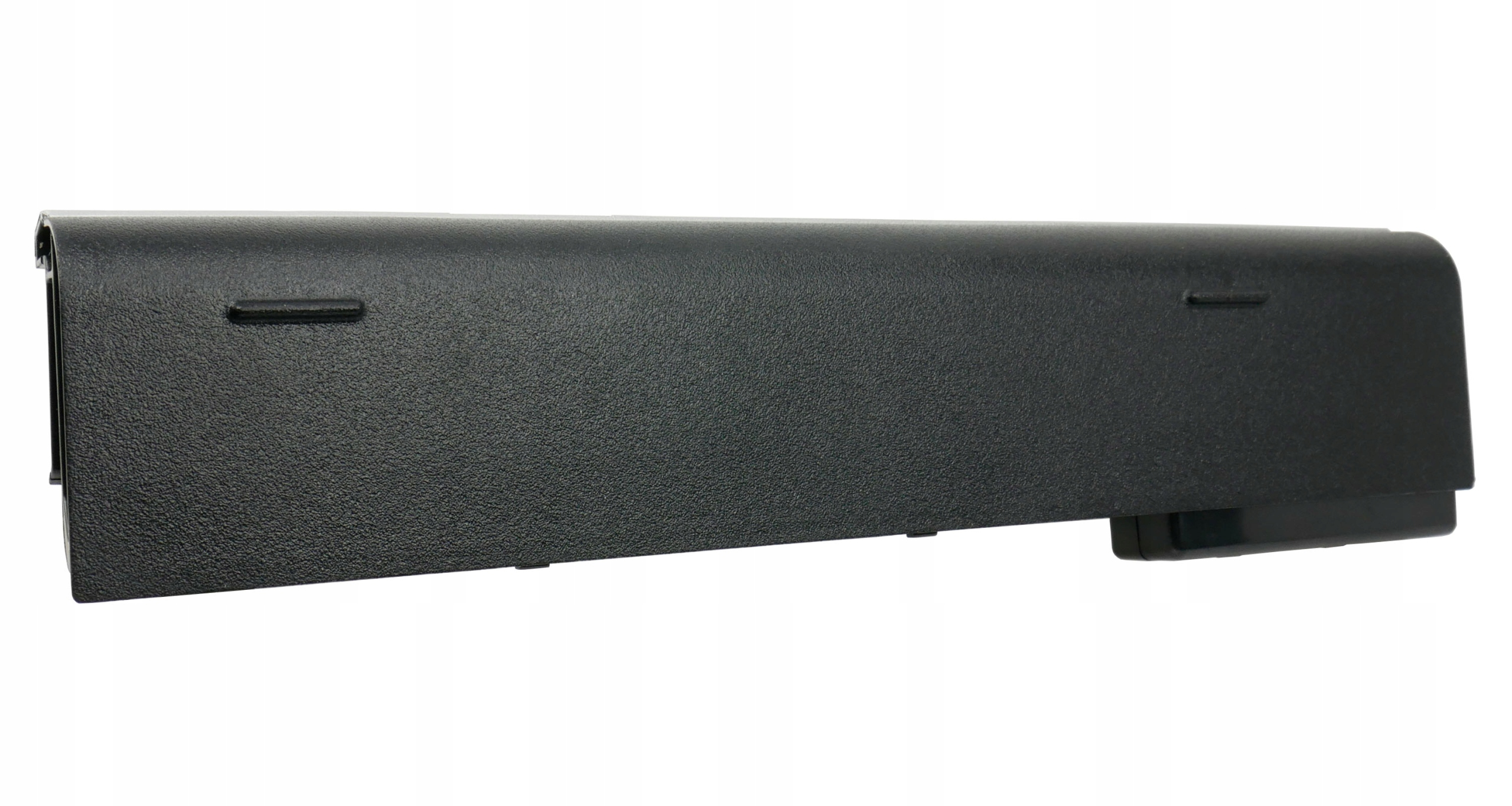 Czarna obudowa baterii laptopa z lekką teksturą i dwoma małymi nacięciami.