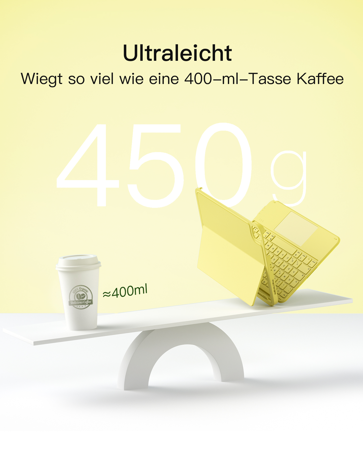 Eine gelbe Tastaturwaage zeigt 450g an, daneben eine Kaffeetasse.