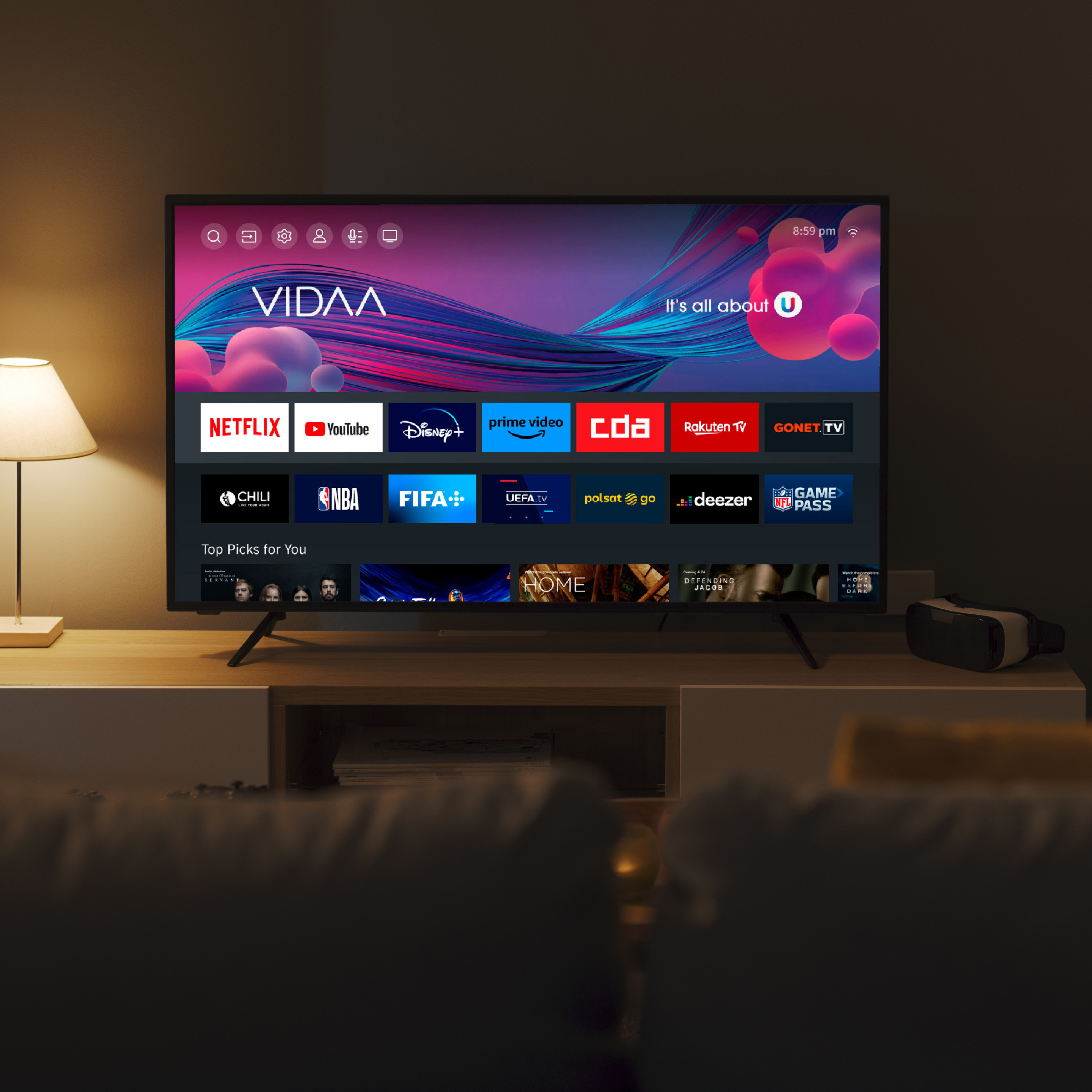 Un televisor muestra la interfaz VIDAA con logos de apps como Netflix y YouTube.