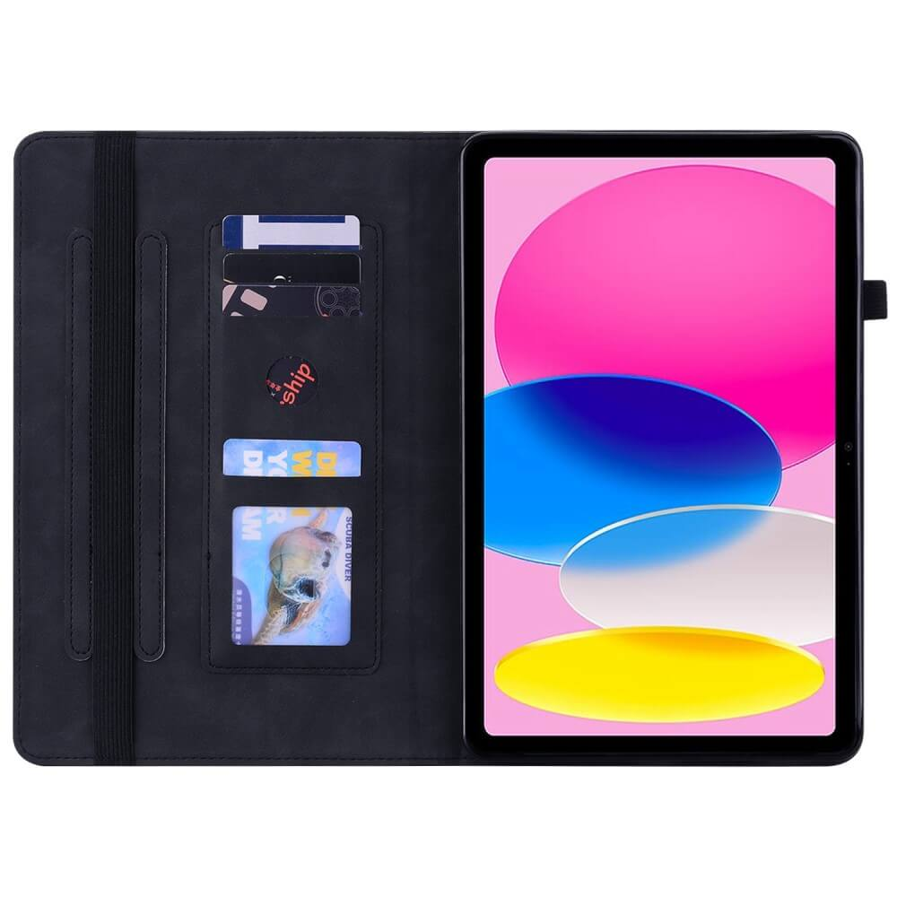 Eine schwarze Tablet-Hülle hält Karten und zeigt ein Tablet mit buntem abstraktem Bildschirm.