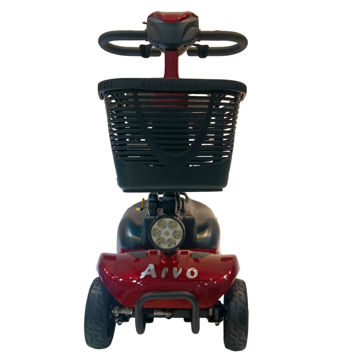 Czerwony skuter mobilny z czarnym koszem i światłami.