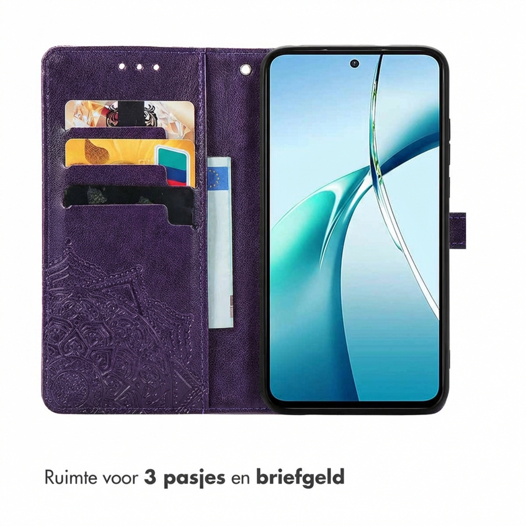 Paarse telefoonhoes met kaarthouders, mandala-reliëf en smartphone.