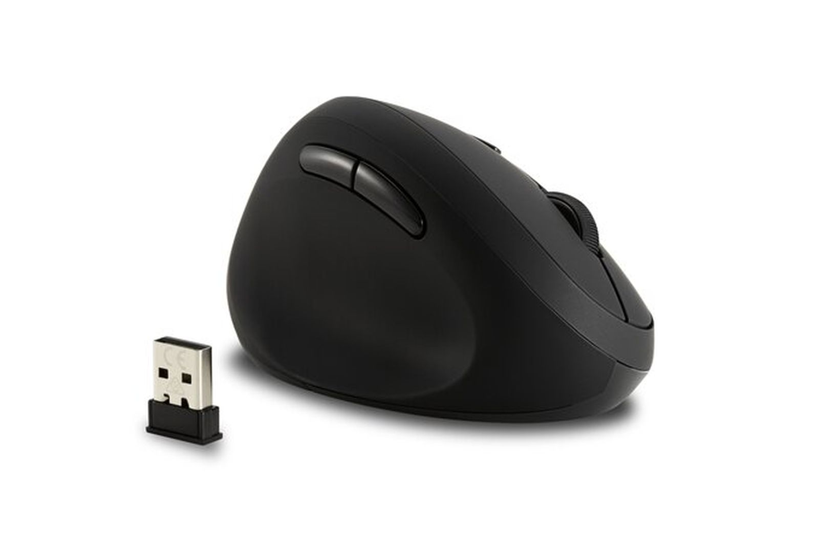 Ein schwarzes Computer-Maus-Set mit einem USB-Dongle auf weißem Hintergrund.