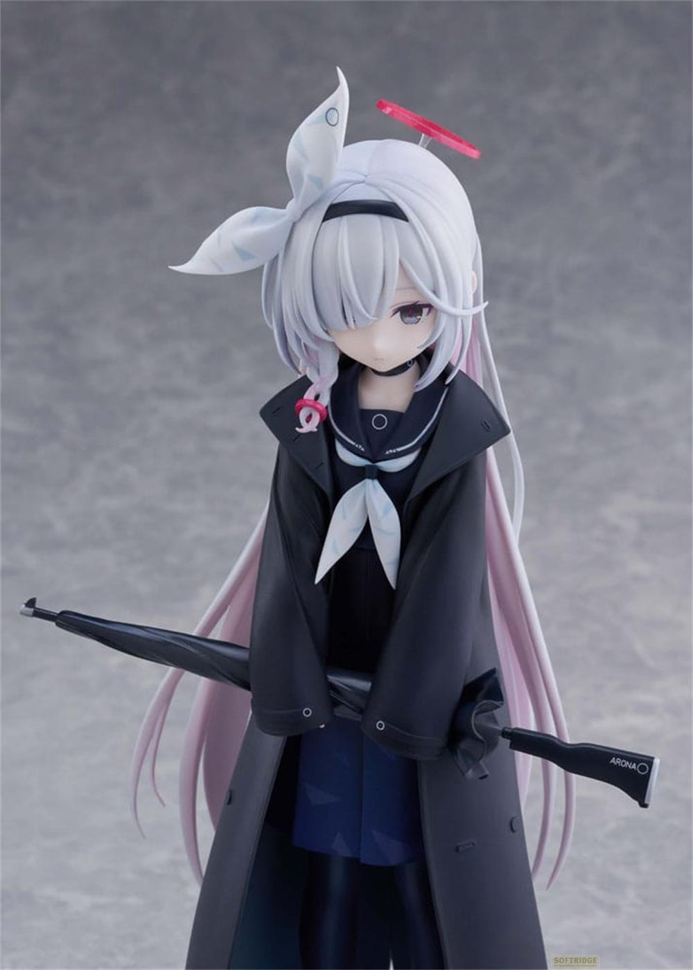 Eine Anime-Figur mit weißen Haaren, schwarzem Mantel und einem Regenschirm.