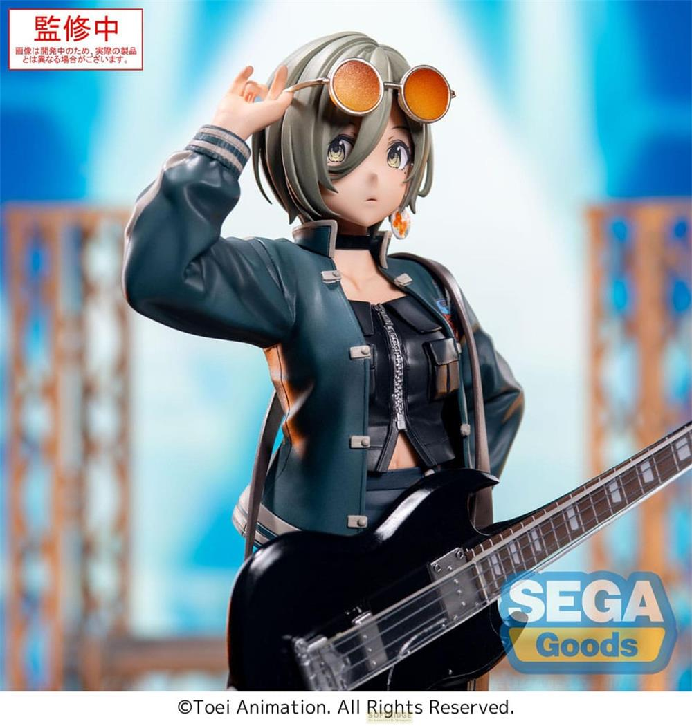 Anime-Figur einer jungen Frau mit Sonnenbrille, die eine Gitarre hält.