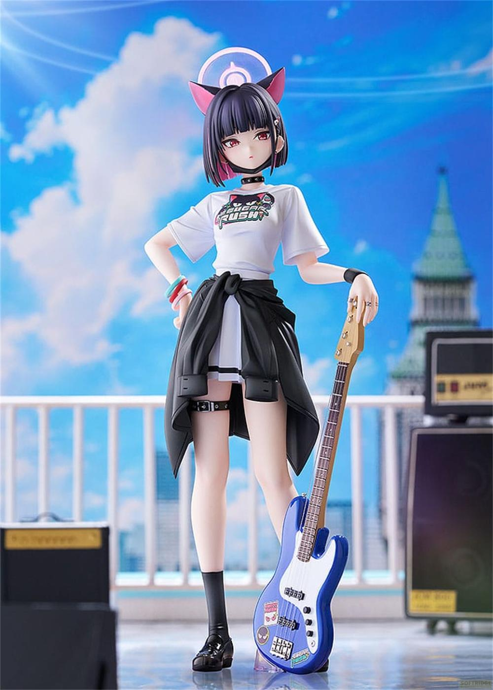 Anime-Figur mit Katzenohren, weißem T-Shirt, schwarzer Jacke, Gitarre und Verstärkern.