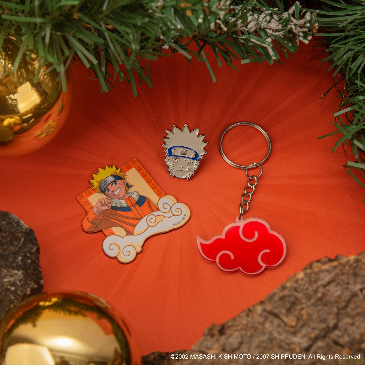Naruto-Merchandise mit Weihnachtsdeko: Anhänger, Schlüsselanhänger, Ornament.
