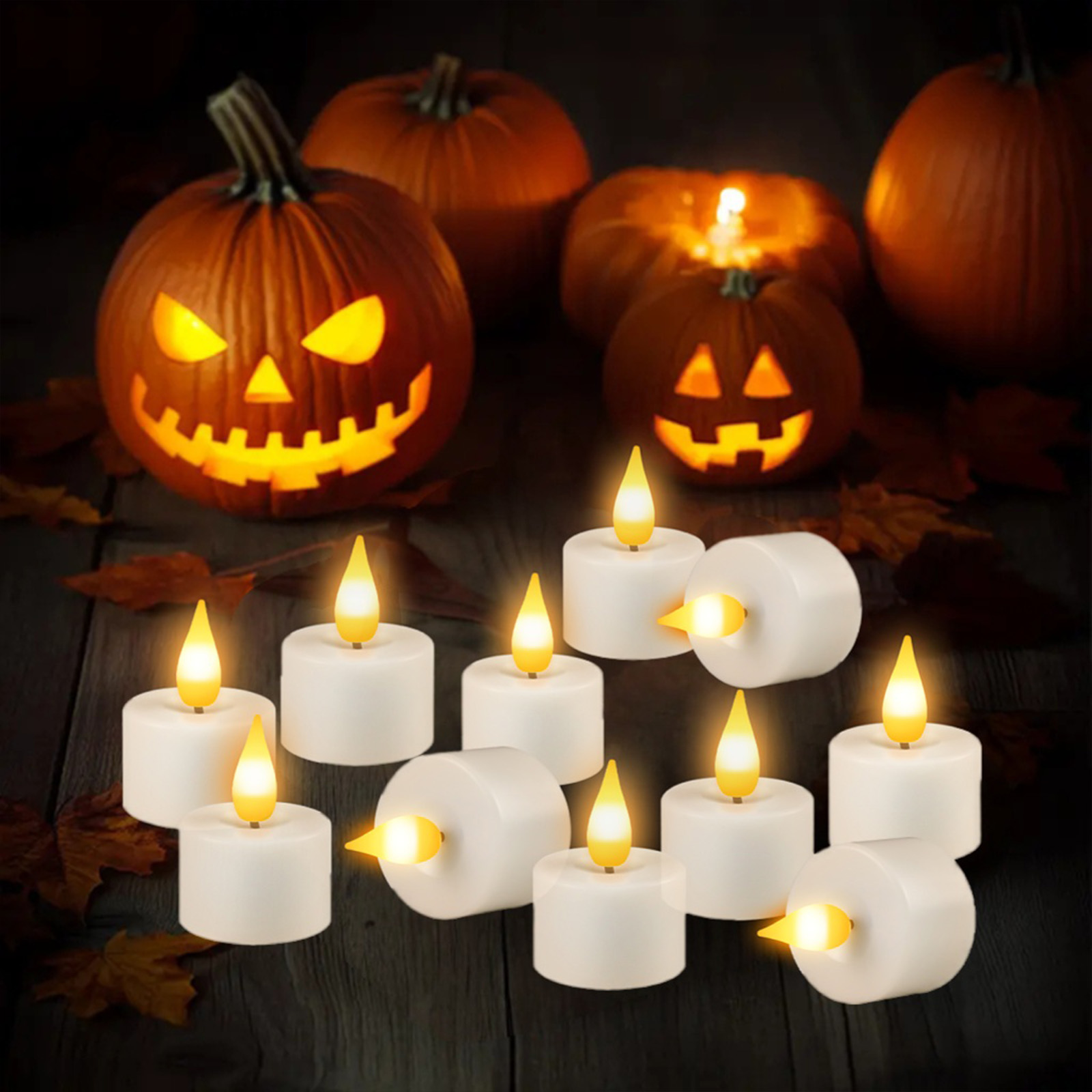 Halloween-Kürbisse mit Lichtern und LED-Kerzen auf Holzhintergrund.