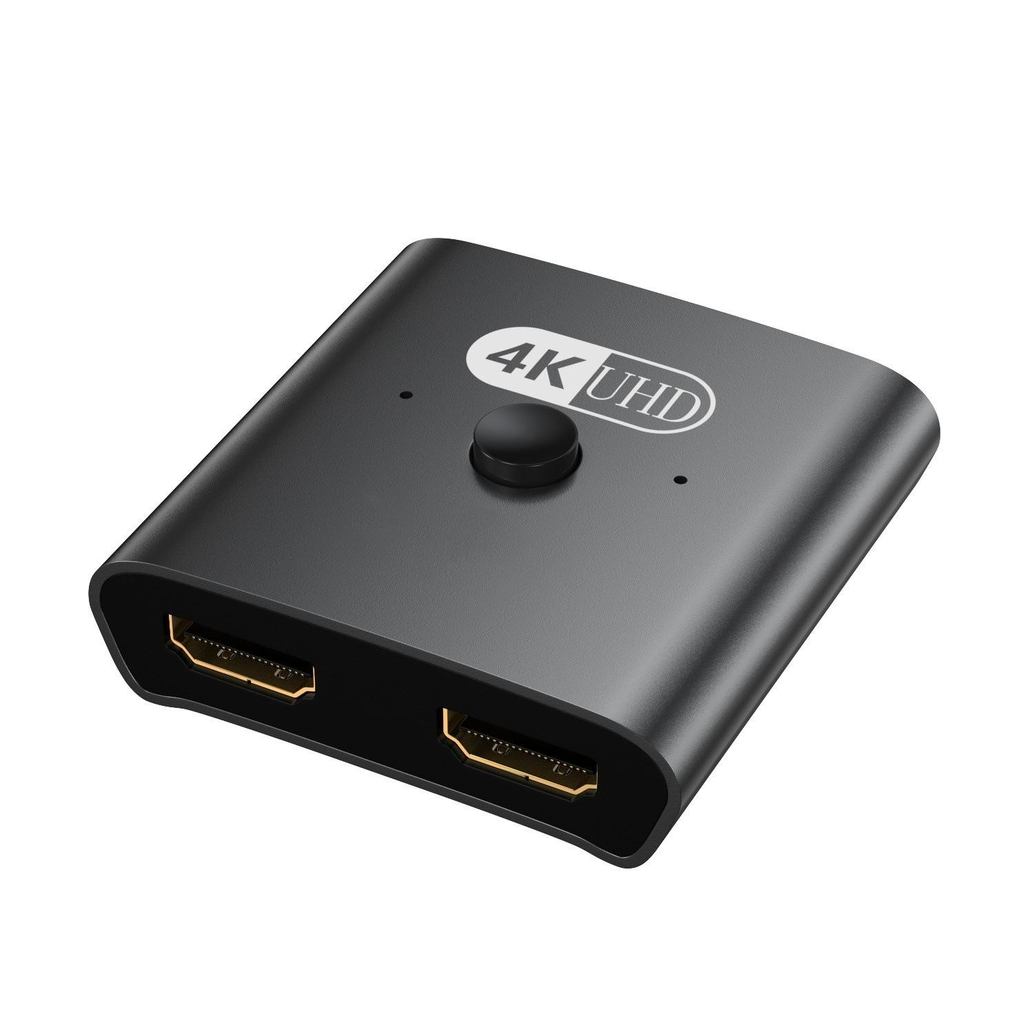 Schwarzer 4K UHD HDMI Splitter mit zwei Anschlüssen und einem Knopf.
