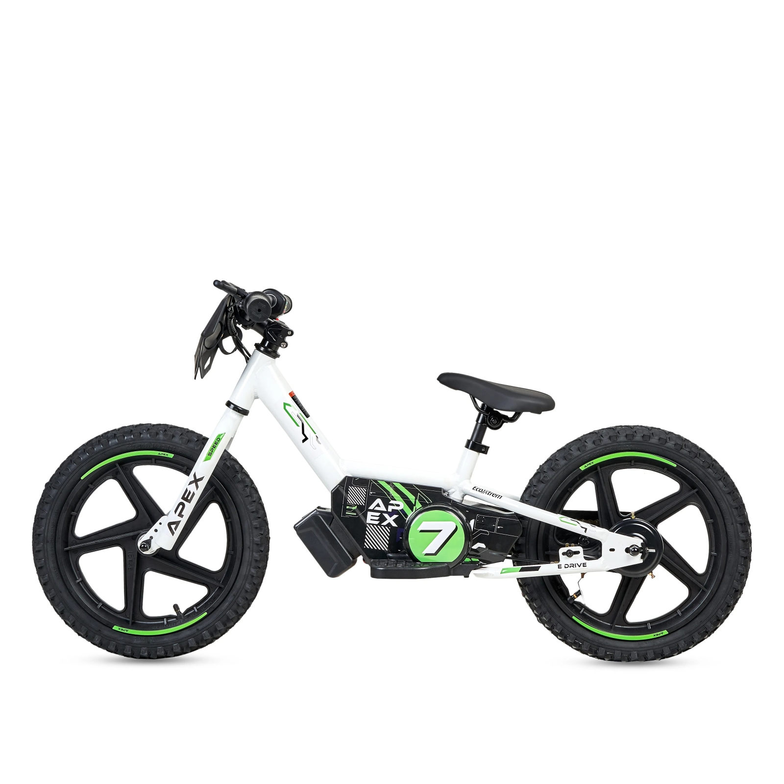 Una bicicleta de equilibrio eléctrica blanca con acentos verdes y el número 7.