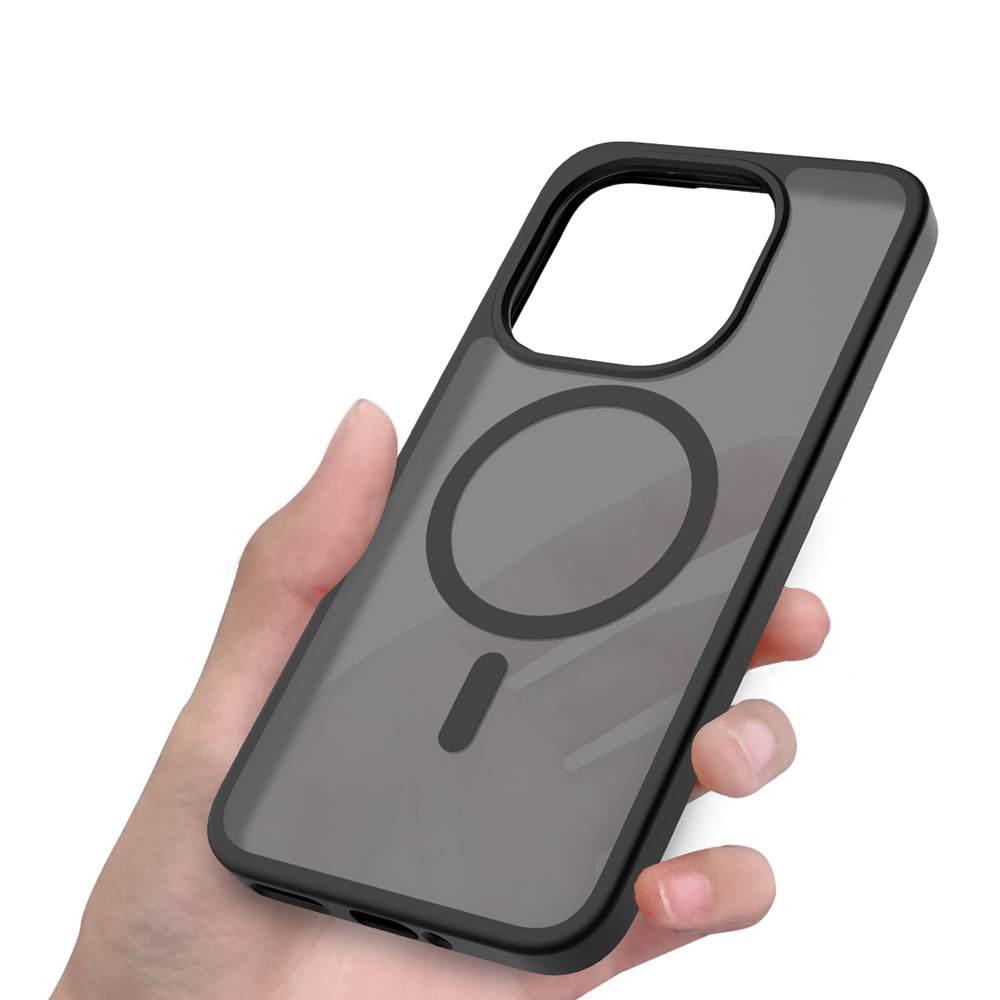 Bir el, siyah çerçeveli ve manyetik halkalı yarı saydam telefon kılıfı tutuyor.